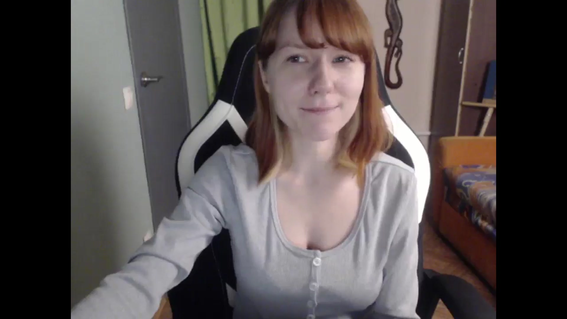 Gallery image thumbnail from NikiFoks18's myfreecams stream on, 04/06/2026, 24:52 image 13 of 20