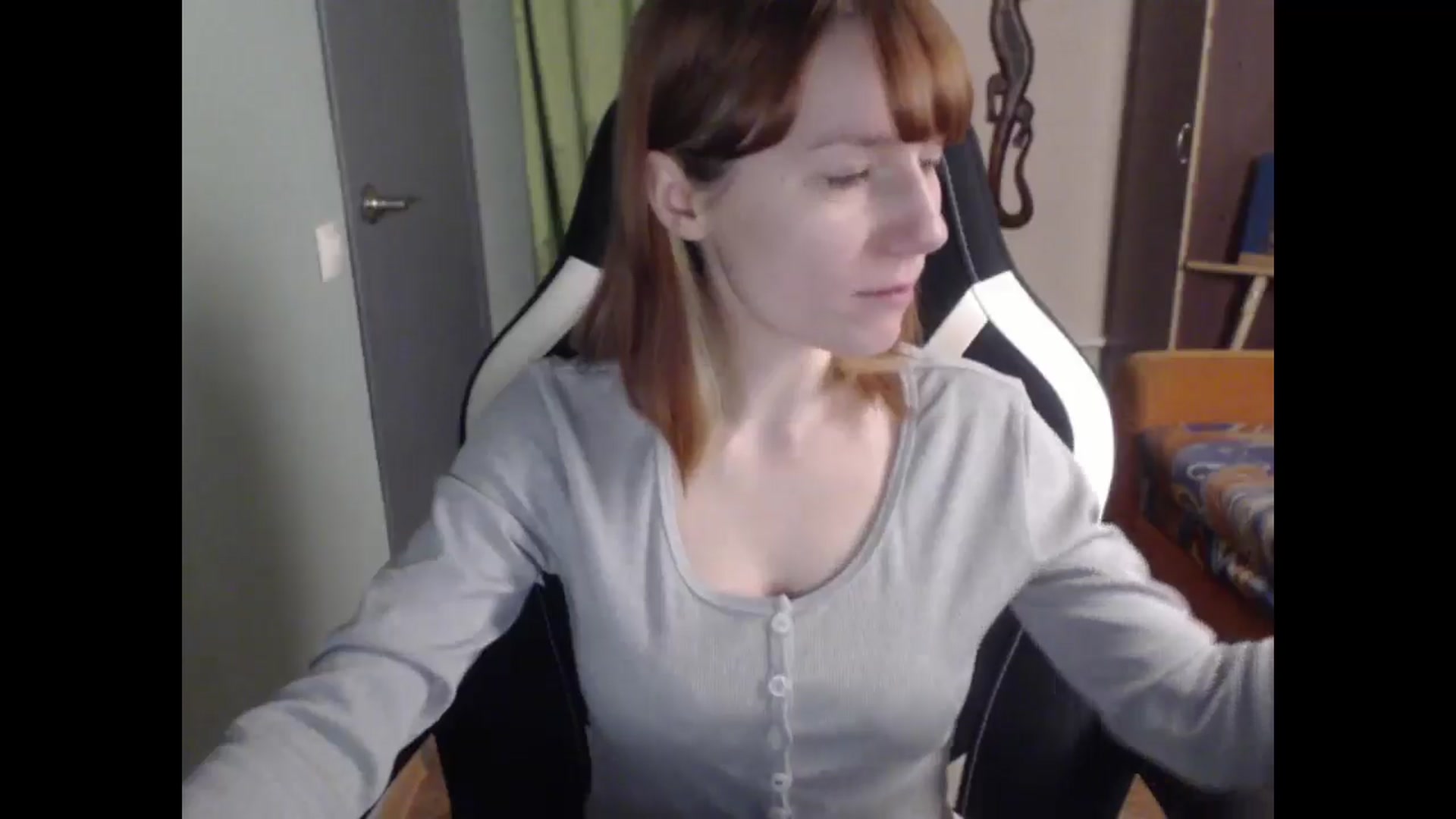 Gallery image thumbnail from NikiFoks18's myfreecams stream on, 04/06/2026, 24:52 image 9 of 20