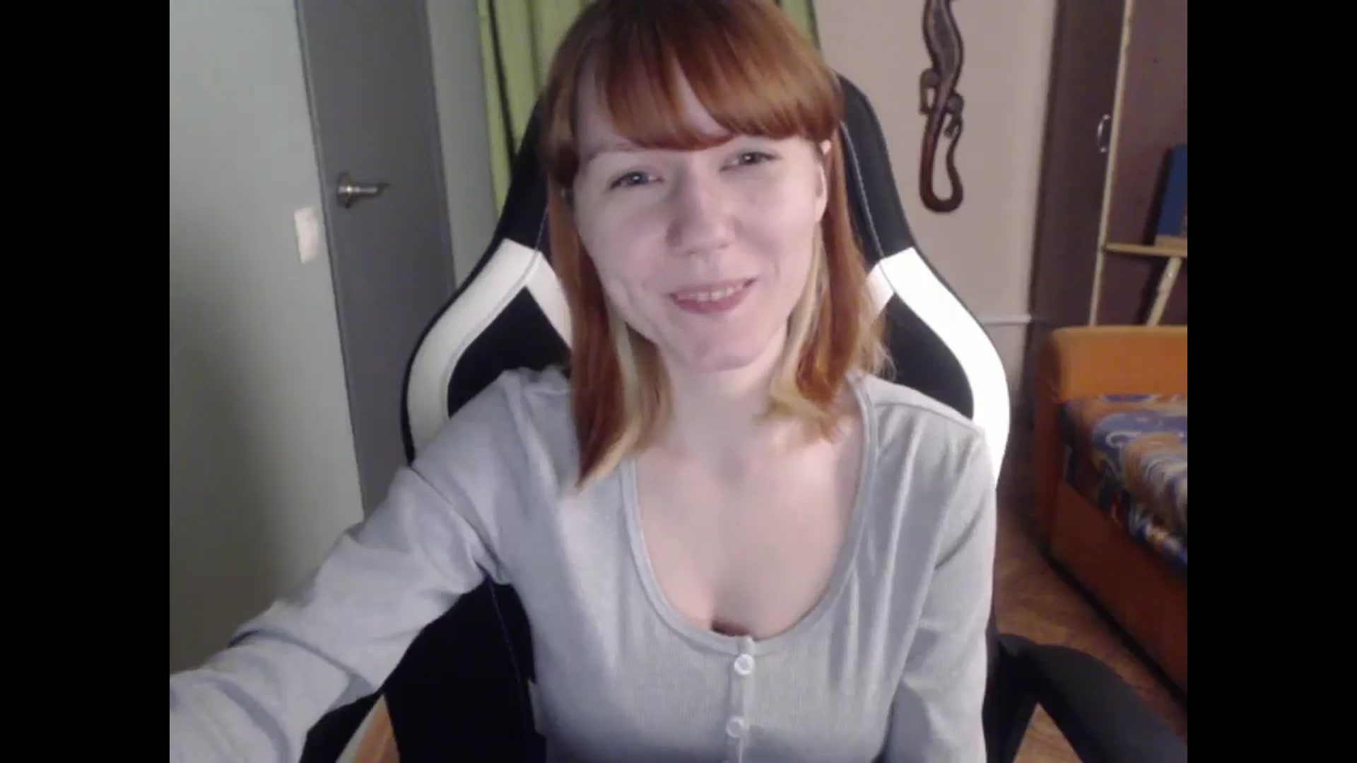 Gallery image thumbnail from NikiFoks18's myfreecams stream on, 04/06/2026, 24:52 image 19 of 20