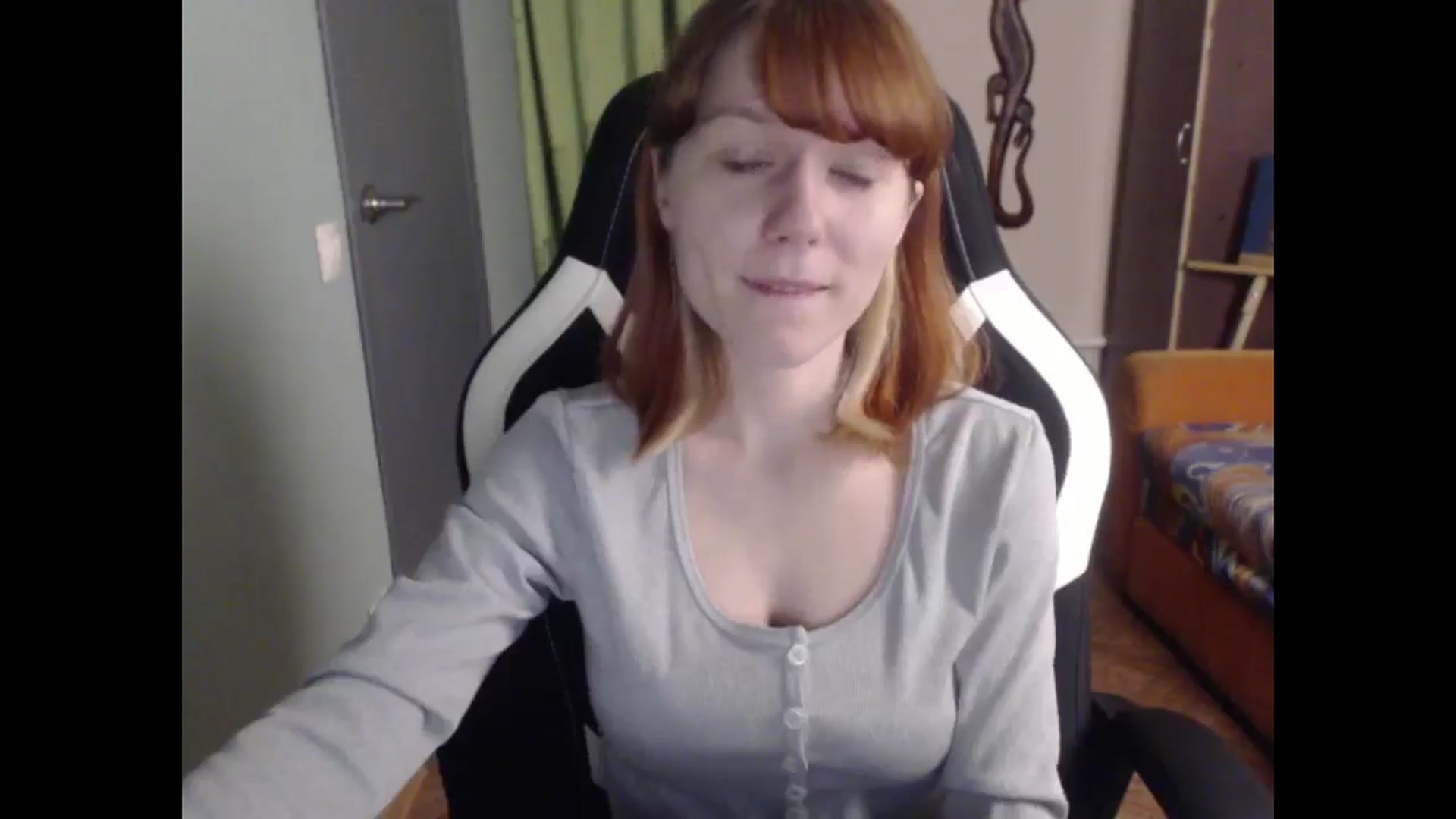 Gallery image thumbnail from NikiFoks18's myfreecams stream on, 04/06/2026, 24:52 image 17 of 20