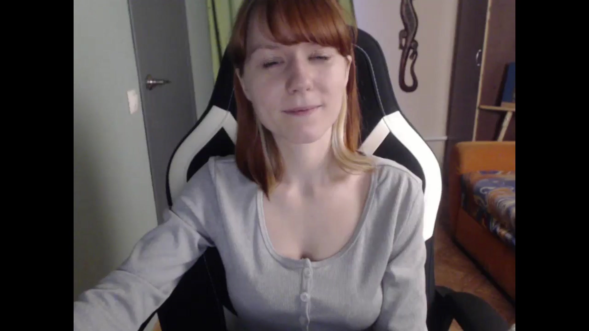 Gallery image thumbnail from NikiFoks18's myfreecams stream on, 04/06/2026, 02:44 image 10 of 20