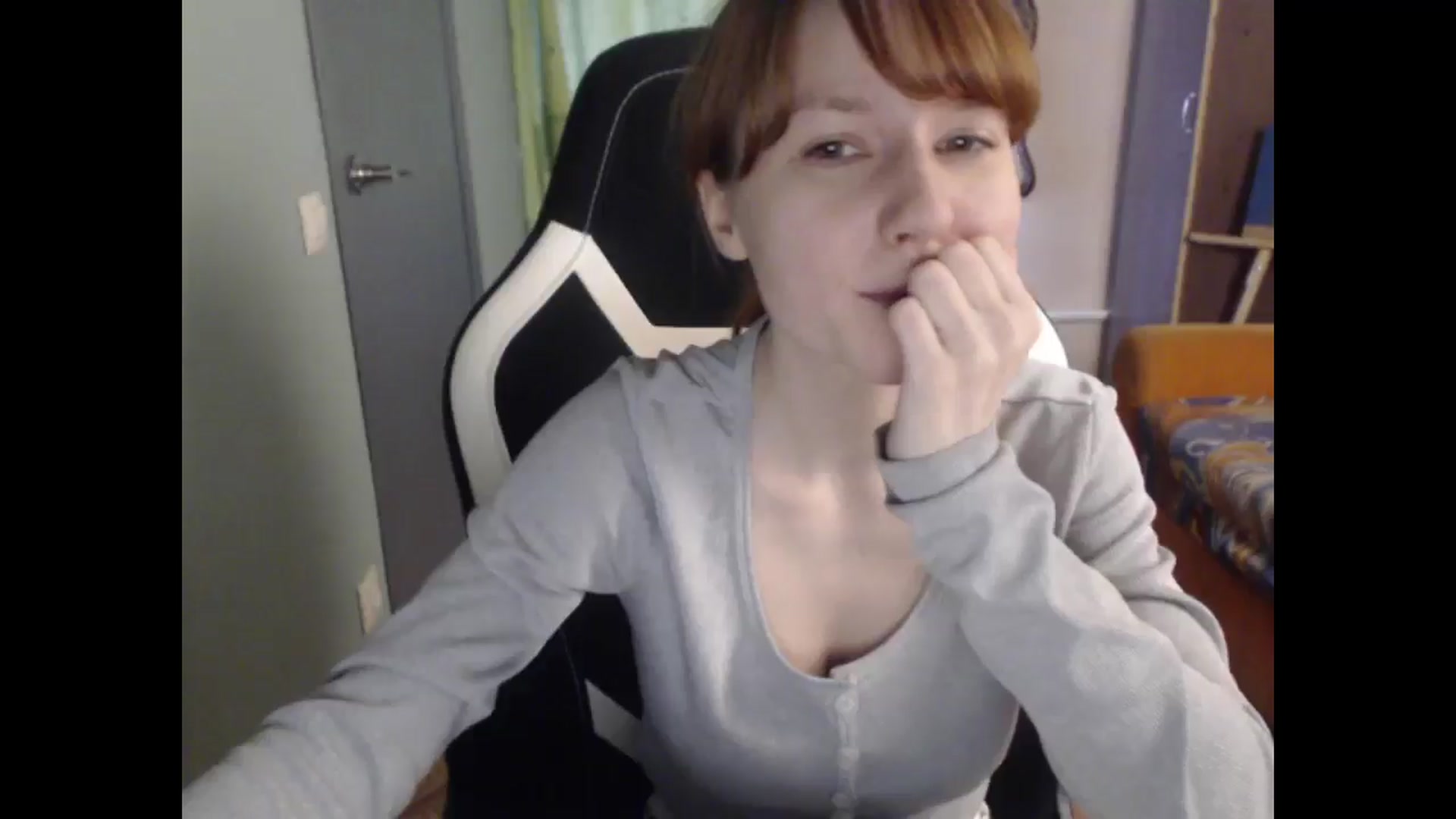 Gallery image thumbnail from NikiFoks18's myfreecams stream on, 04/07/2026, 05:04 image 4 of 20