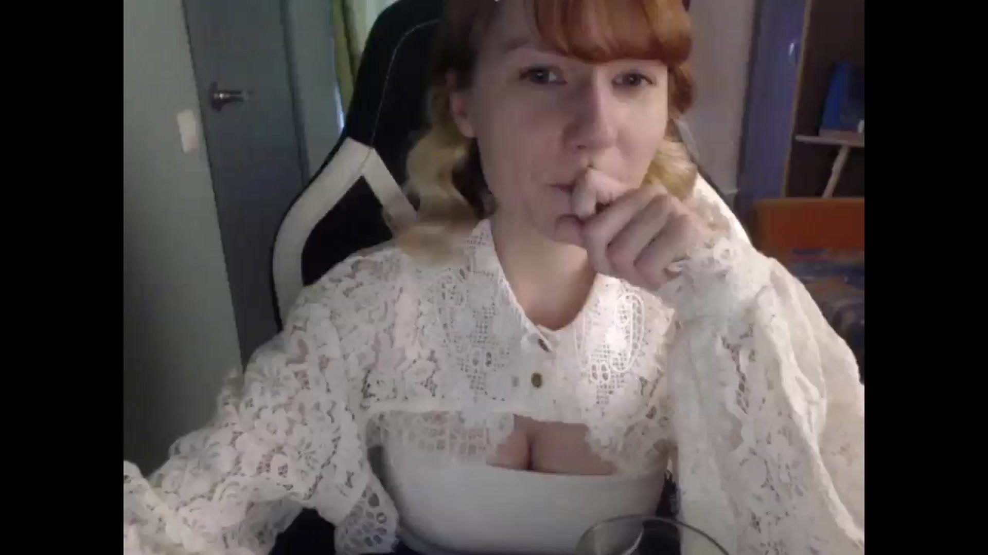 Gallery image thumbnail from NikiFoks18's myfreecams stream on, 04/21/2026, 07:37 image 15 of 20
