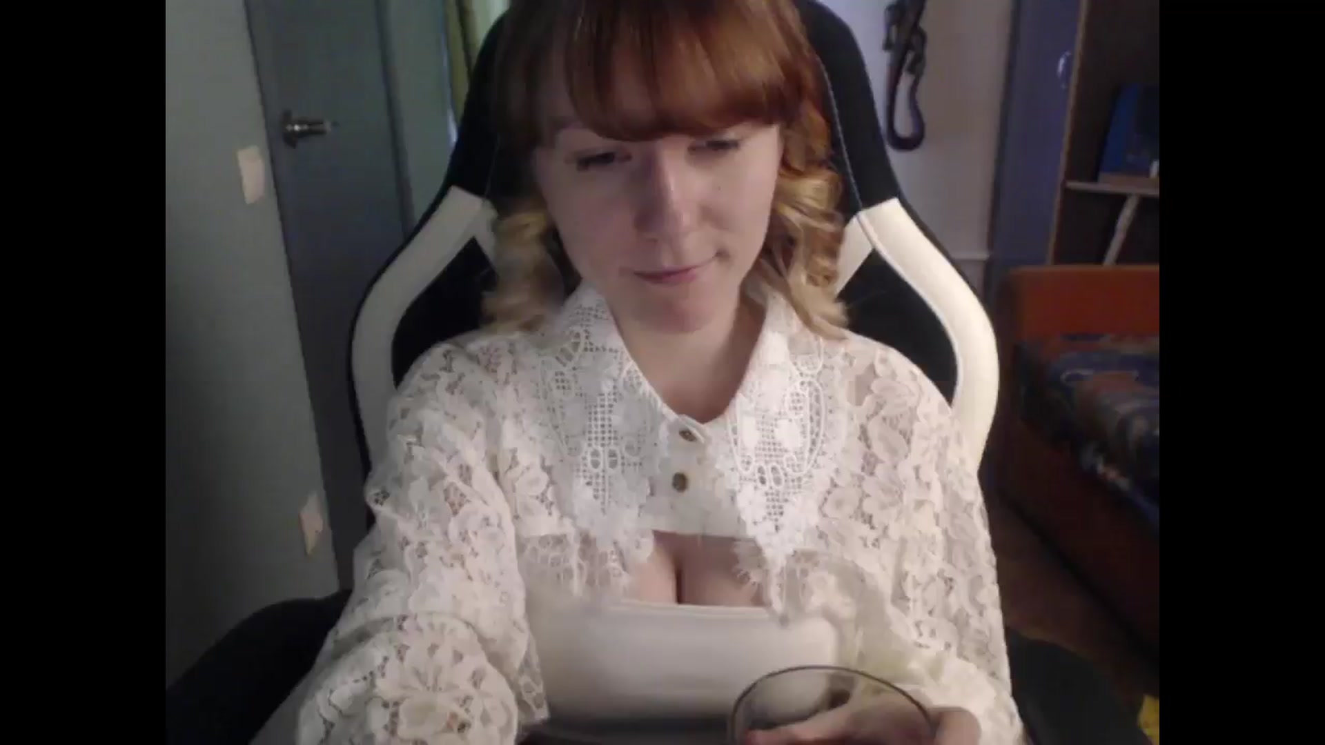 Gallery image thumbnail from NikiFoks18's myfreecams stream on, 04/21/2026, 07:37 image 5 of 20