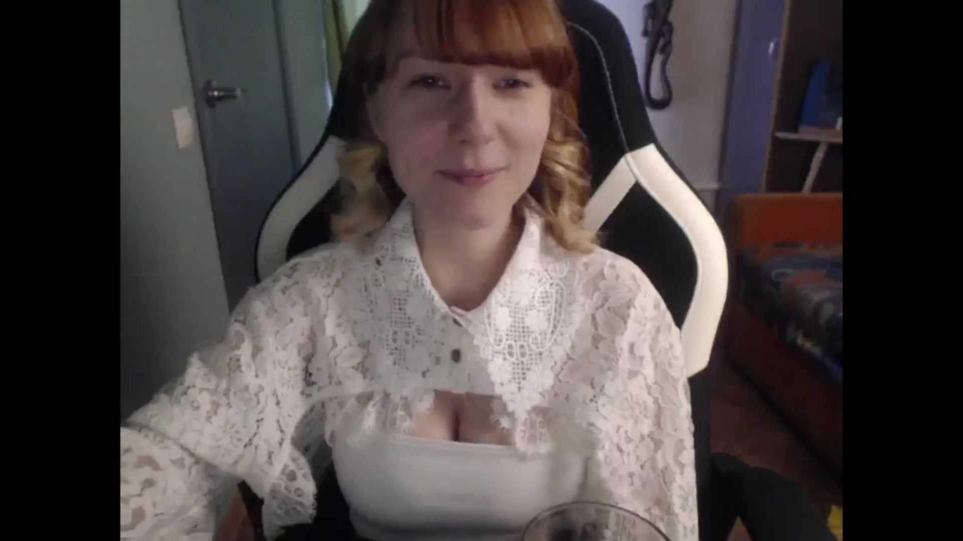 Gallery image thumbnail from NikiFoks18's myfreecams stream on, 04/21/2026, 07:37 image 10 of 20