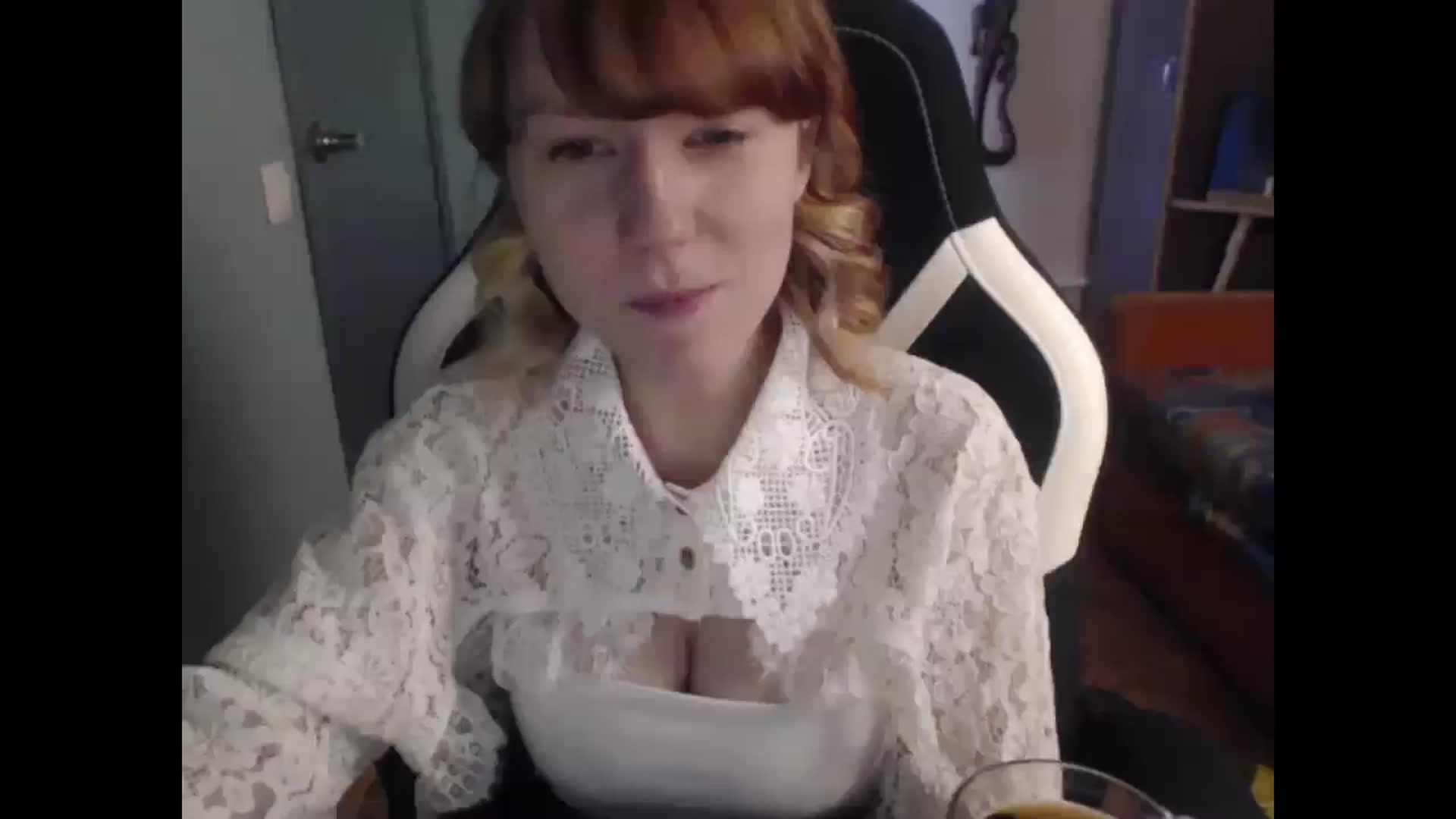 Gallery image thumbnail from NikiFoks18's myfreecams stream on, 04/21/2026, 07:37 image 3 of 20