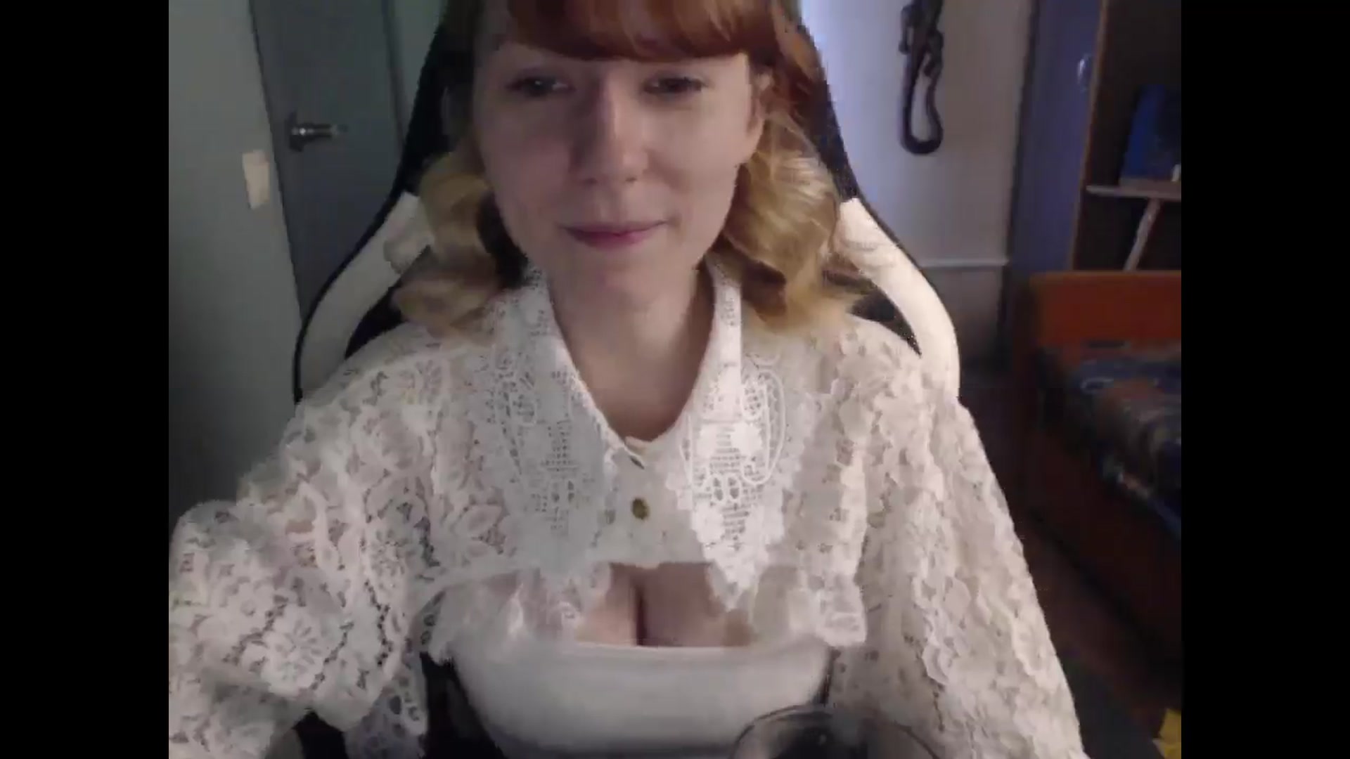 Gallery image thumbnail from NikiFoks18's myfreecams stream on, 04/21/2026, 07:37 image 12 of 20