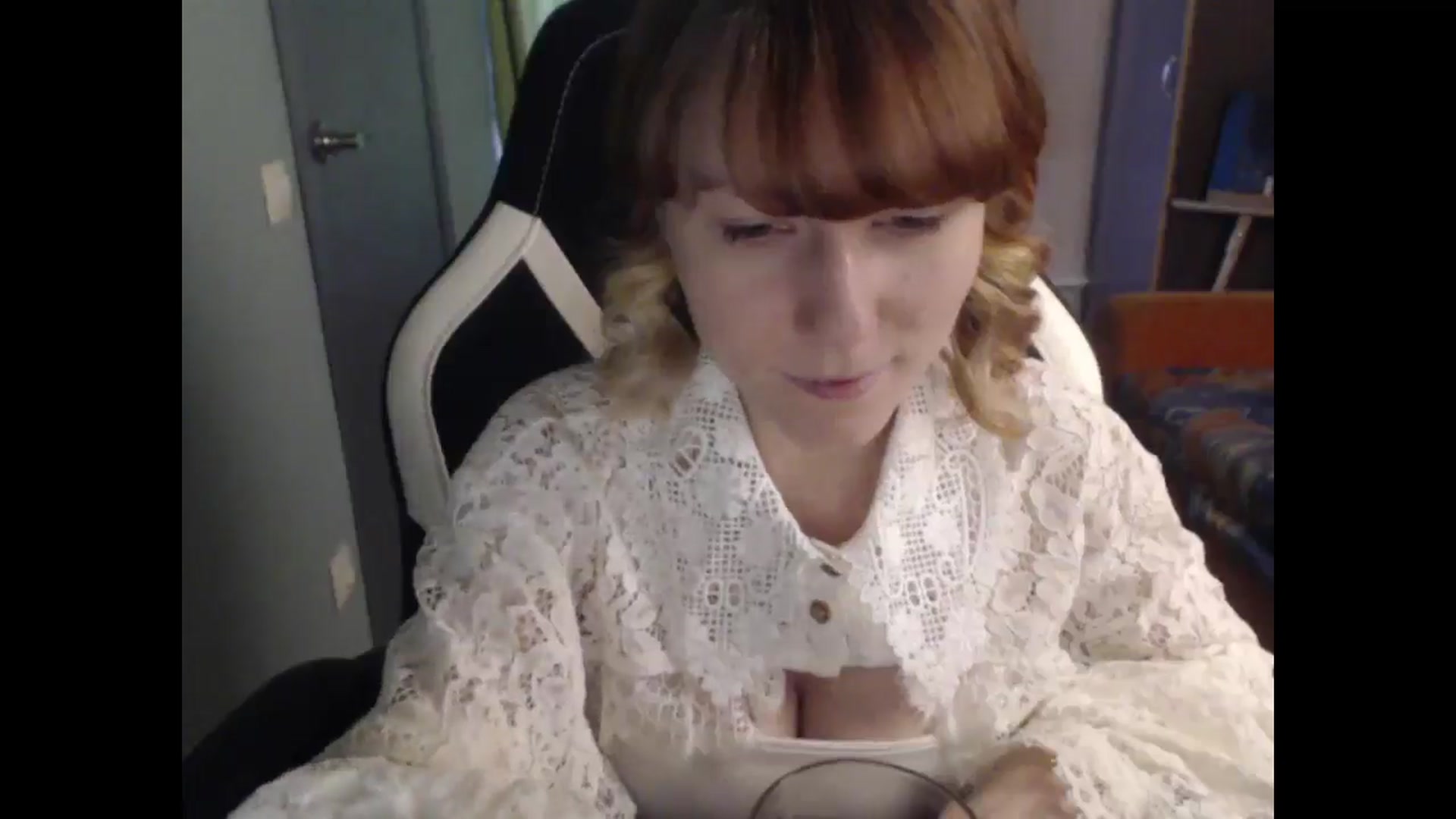 Gallery image thumbnail from NikiFoks18's myfreecams stream on, 04/21/2026, 07:37 image 7 of 20