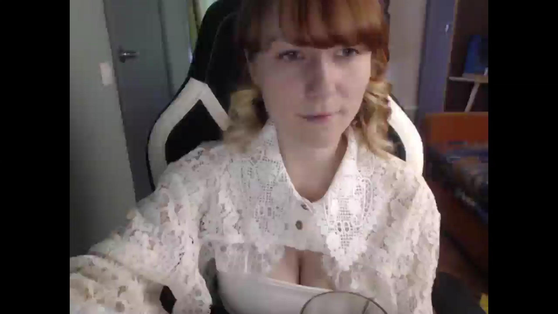 Gallery image thumbnail from NikiFoks18's myfreecams stream on, 04/21/2026, 07:37 image 8 of 20