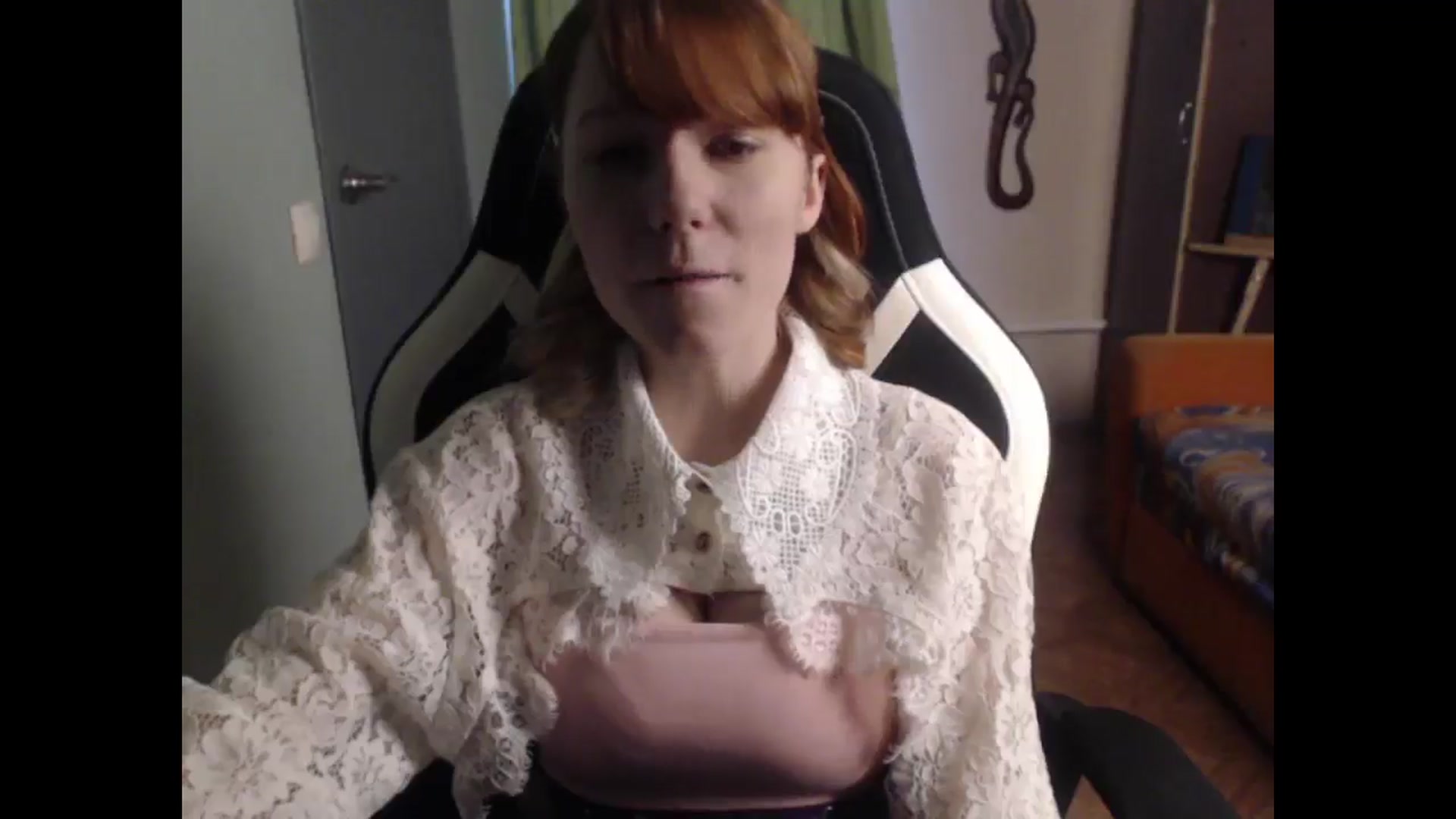 Gallery image thumbnail from NikiFoks18's myfreecams stream on, 04/22/2026, 06:56 image 10 of 20