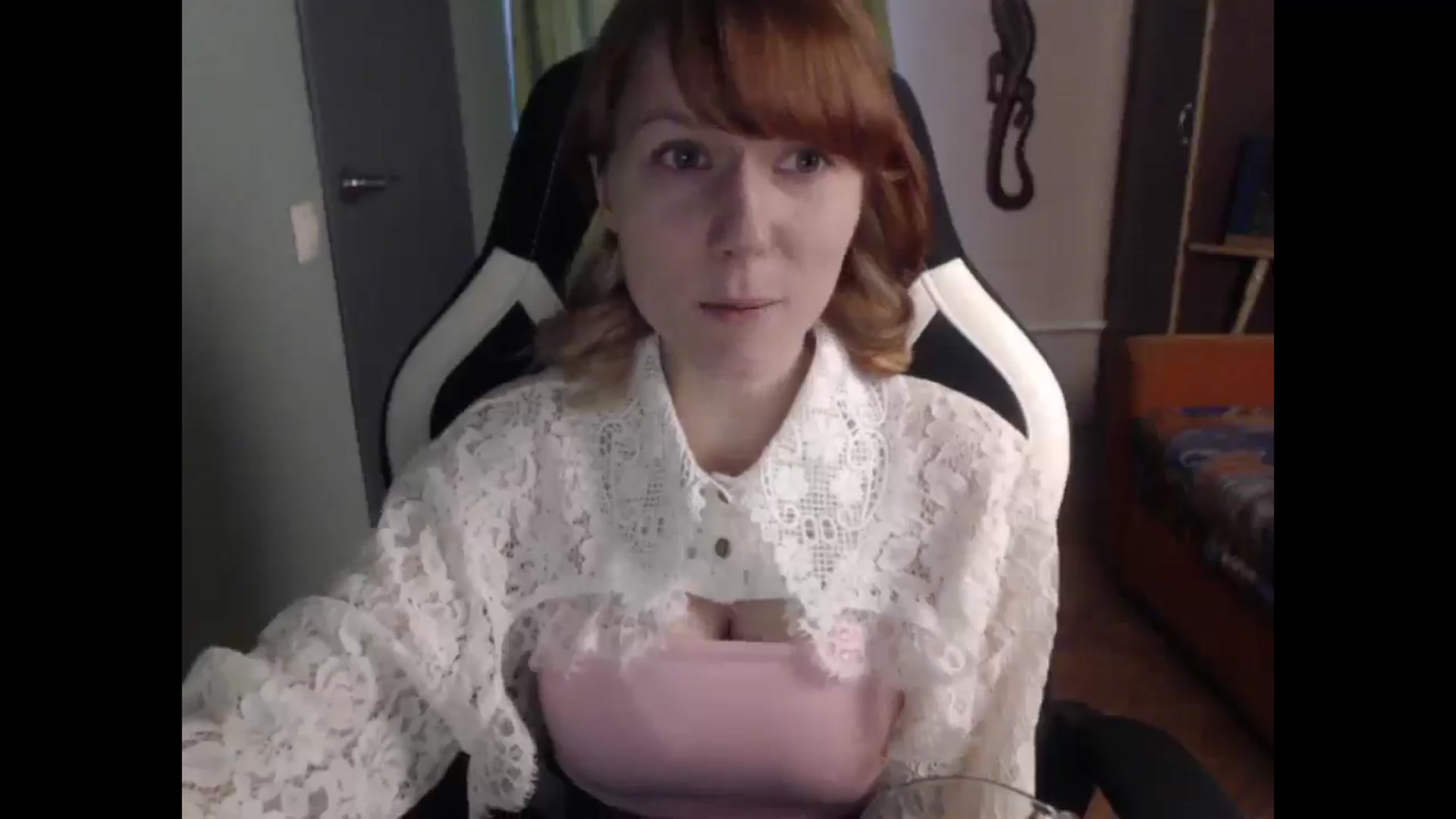 Gallery image thumbnail from NikiFoks18's myfreecams stream on, 04/22/2026, 06:56 image 2 of 20