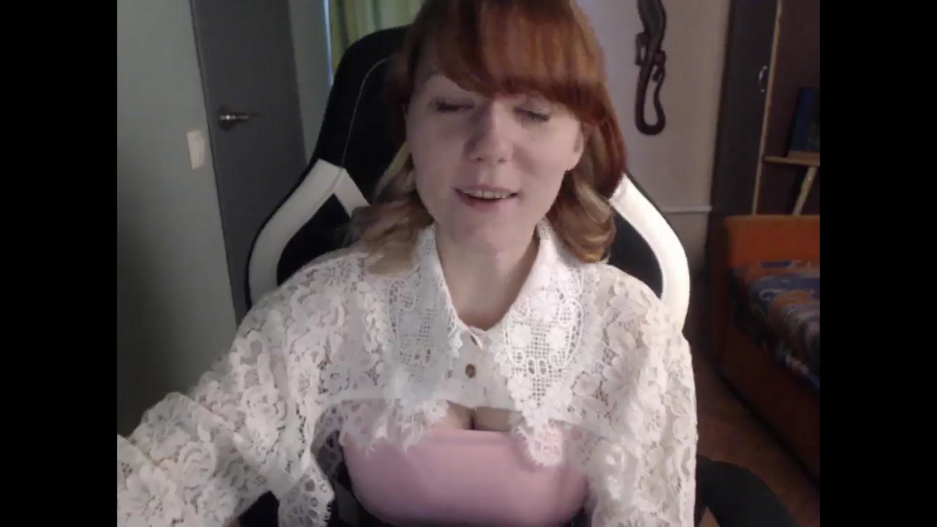 Gallery image thumbnail from NikiFoks18's myfreecams stream on, 04/22/2026, 06:56 image 7 of 20