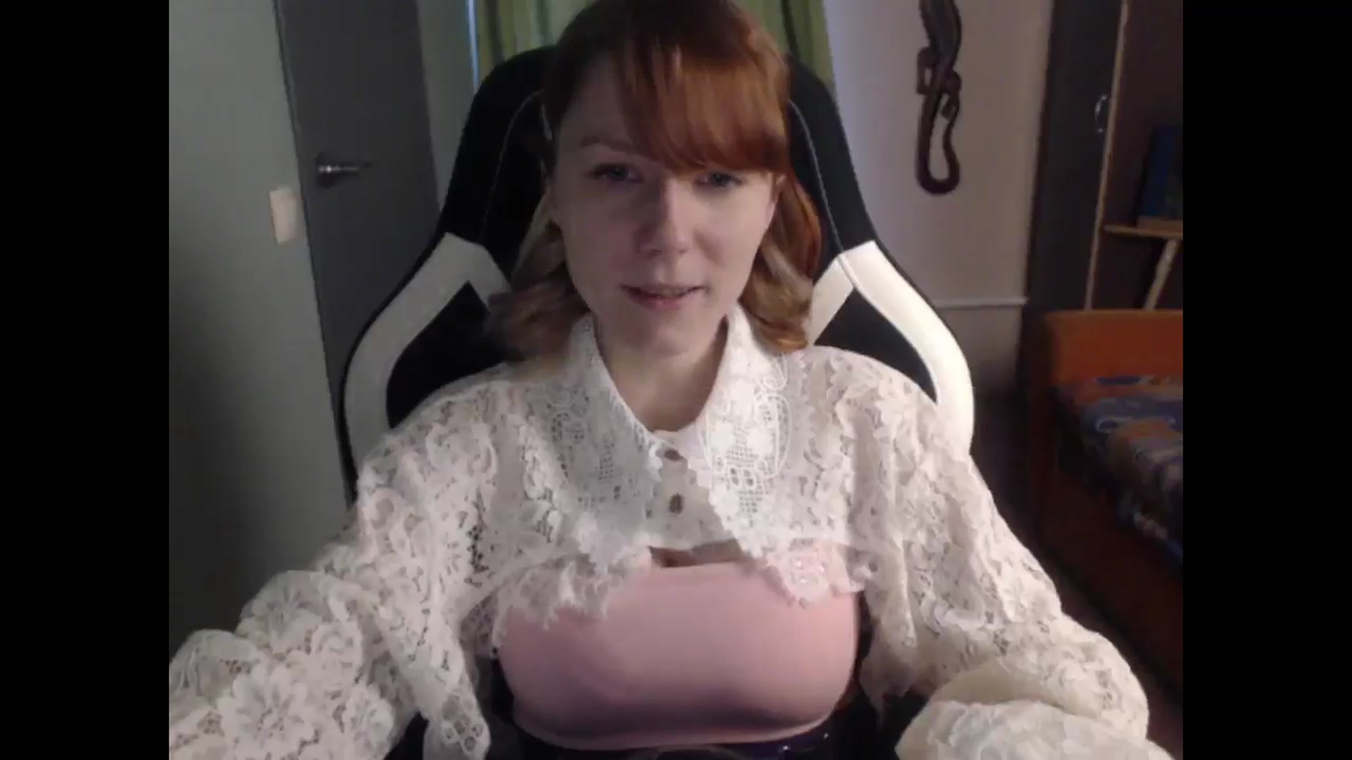 Gallery image thumbnail from NikiFoks18's myfreecams stream on, 04/22/2026, 06:56 image 13 of 20