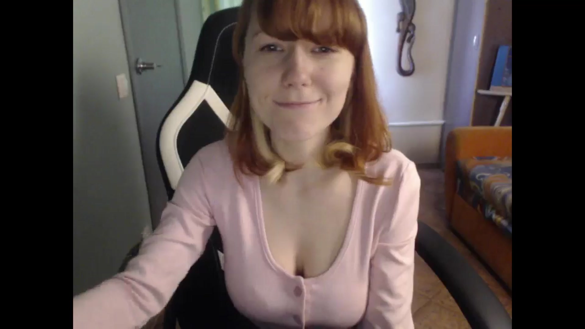 Gallery image thumbnail from NikiFoks18's myfreecams stream on, 04/29/2026, 08:38 image 15 of 20
