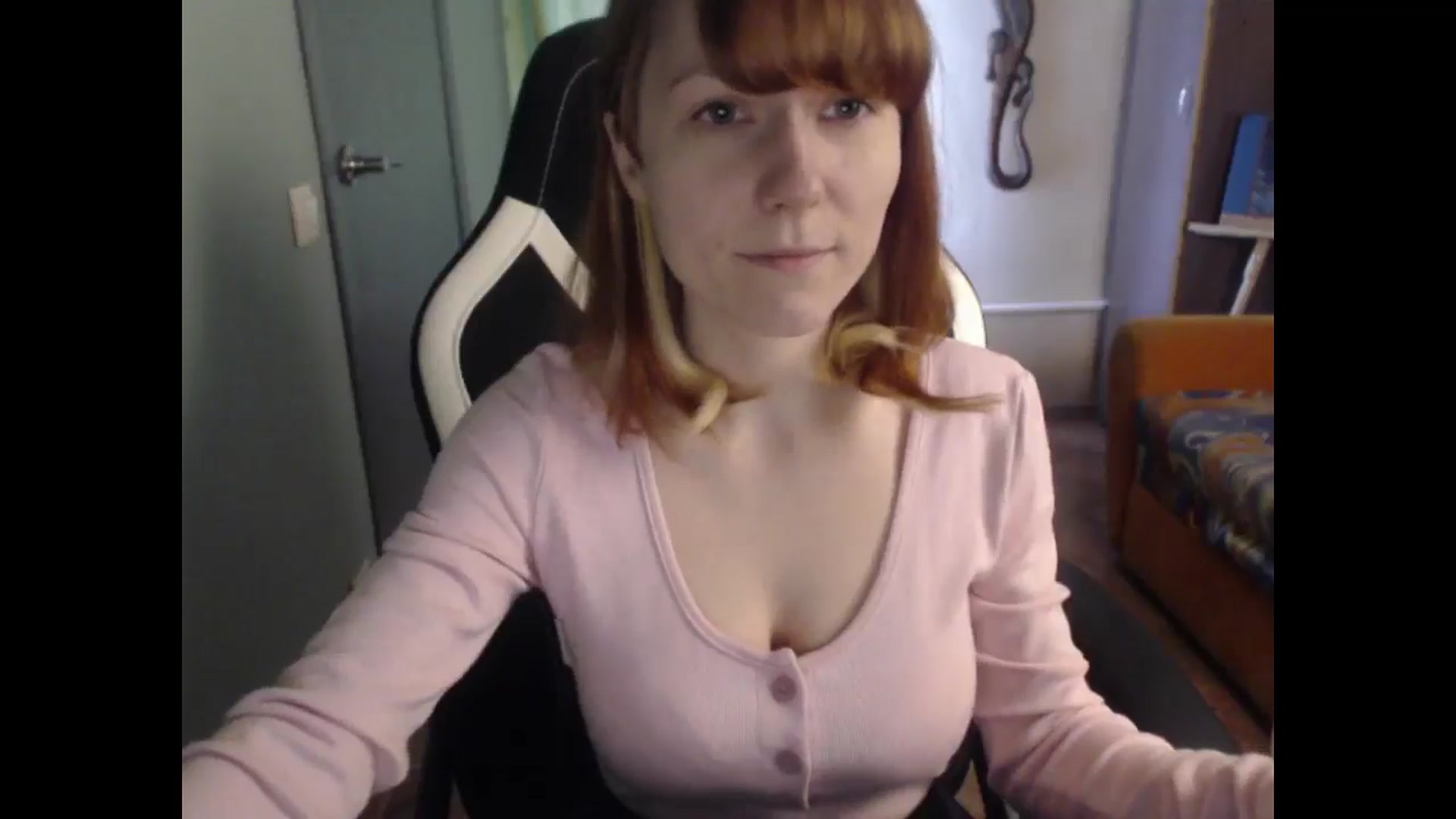 Gallery image thumbnail from NikiFoks18's myfreecams stream on, 04/29/2026, 08:38 image 11 of 20