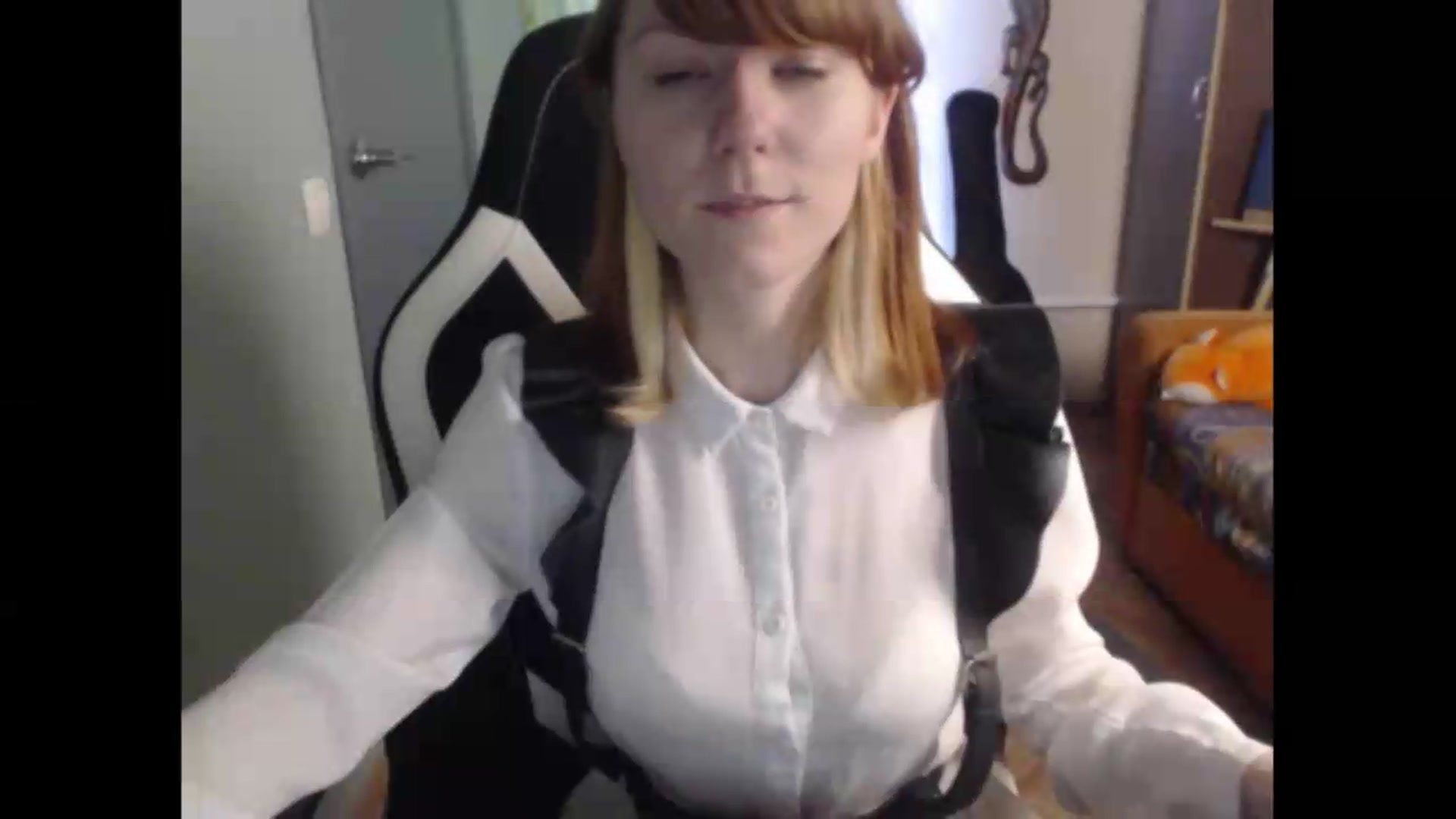 Gallery image thumbnail from NikiFoks18's myfreecams stream on, 05/25/2026, 08:04 image 4 of 20