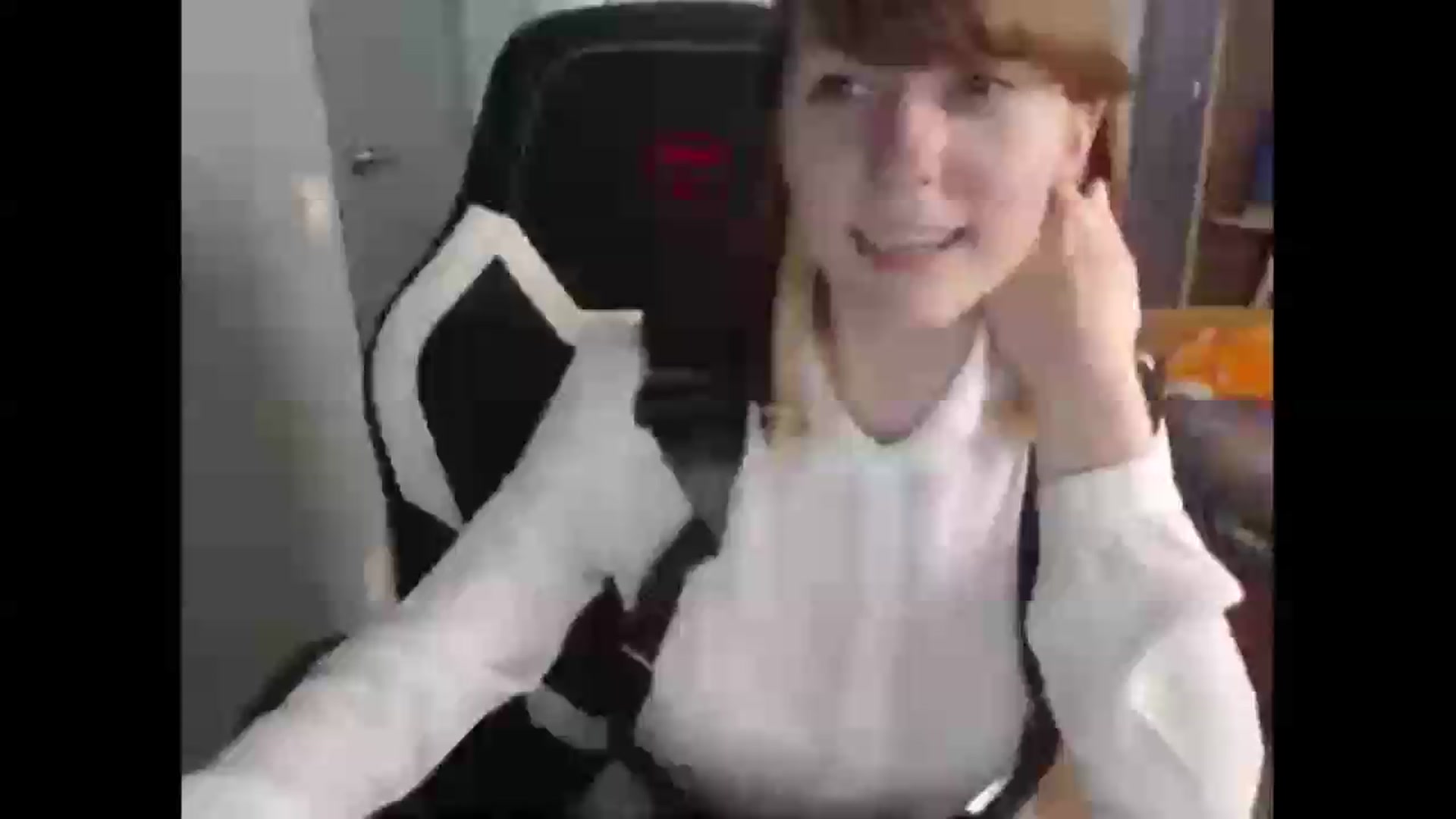 Gallery image thumbnail from NikiFoks18's myfreecams stream on, 05/25/2026, 08:04 image 13 of 20