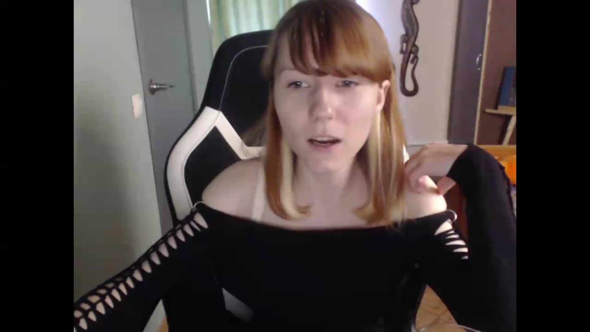 Gallery image thumbnail from NikiFoks18's myfreecams stream on, 06/05/2026, 09:04 image 19 of 20