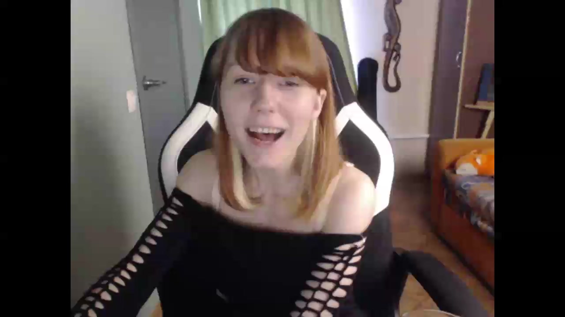 Gallery image thumbnail from NikiFoks18's myfreecams stream on, 06/05/2026, 09:04 image 14 of 20