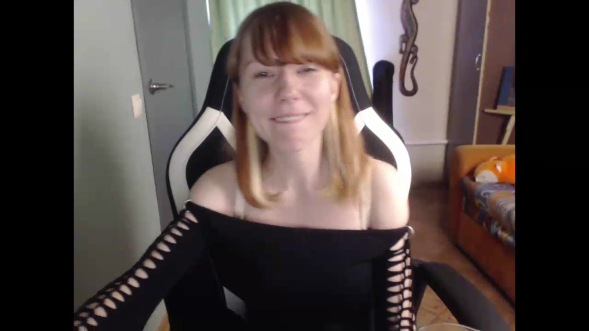 Gallery image thumbnail from NikiFoks18's myfreecams stream on, 06/05/2026, 09:04 image 13 of 20