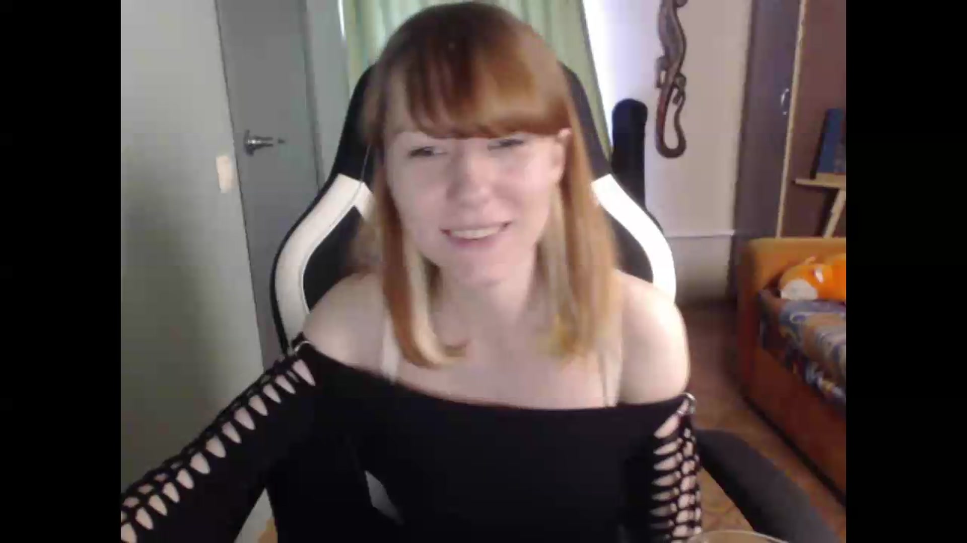Gallery image thumbnail from NikiFoks18's myfreecams stream on, 06/05/2026, 09:04 image 12 of 20