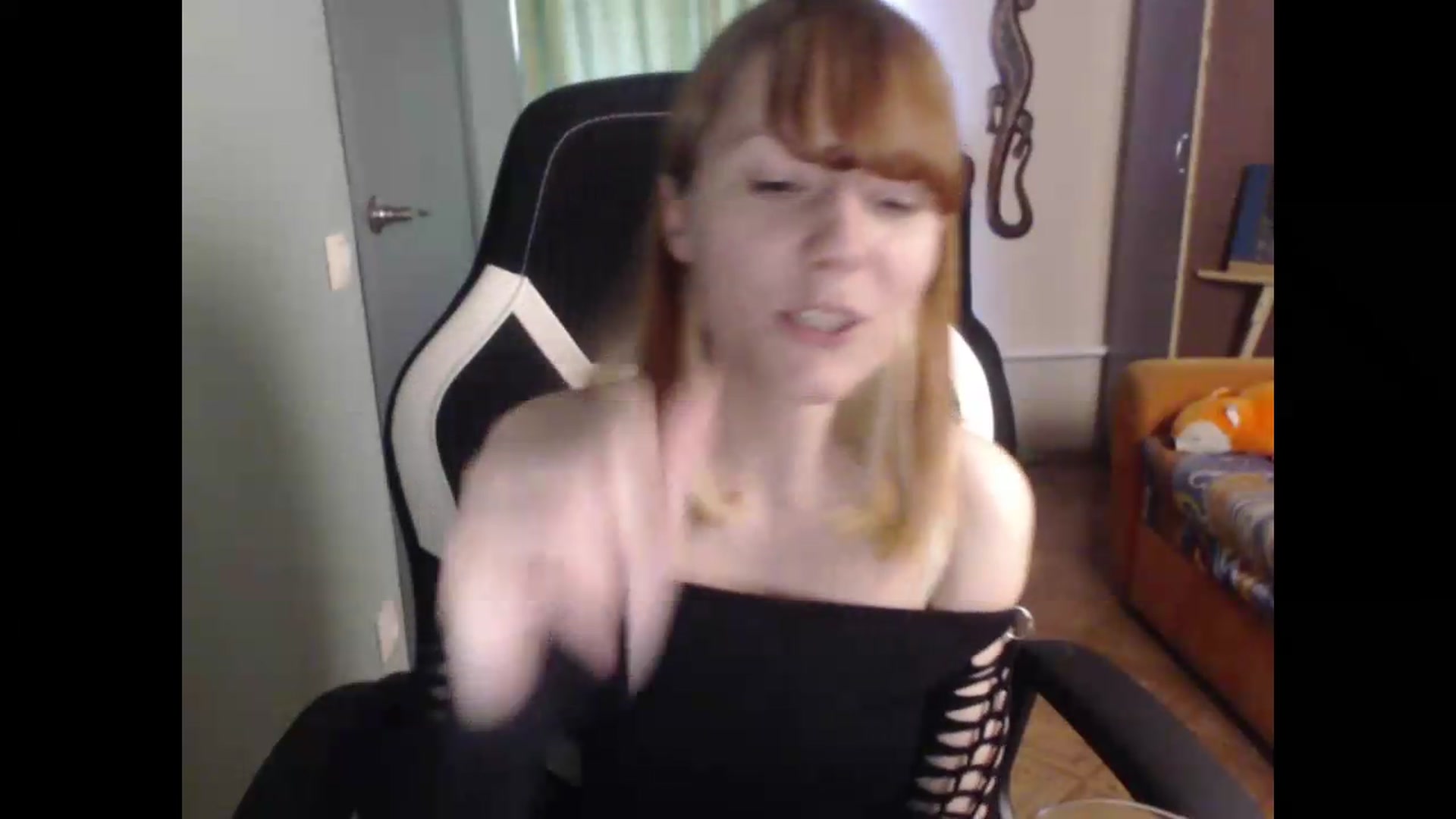Gallery image thumbnail from NikiFoks18's myfreecams stream on, 06/05/2026, 09:04 image 17 of 20