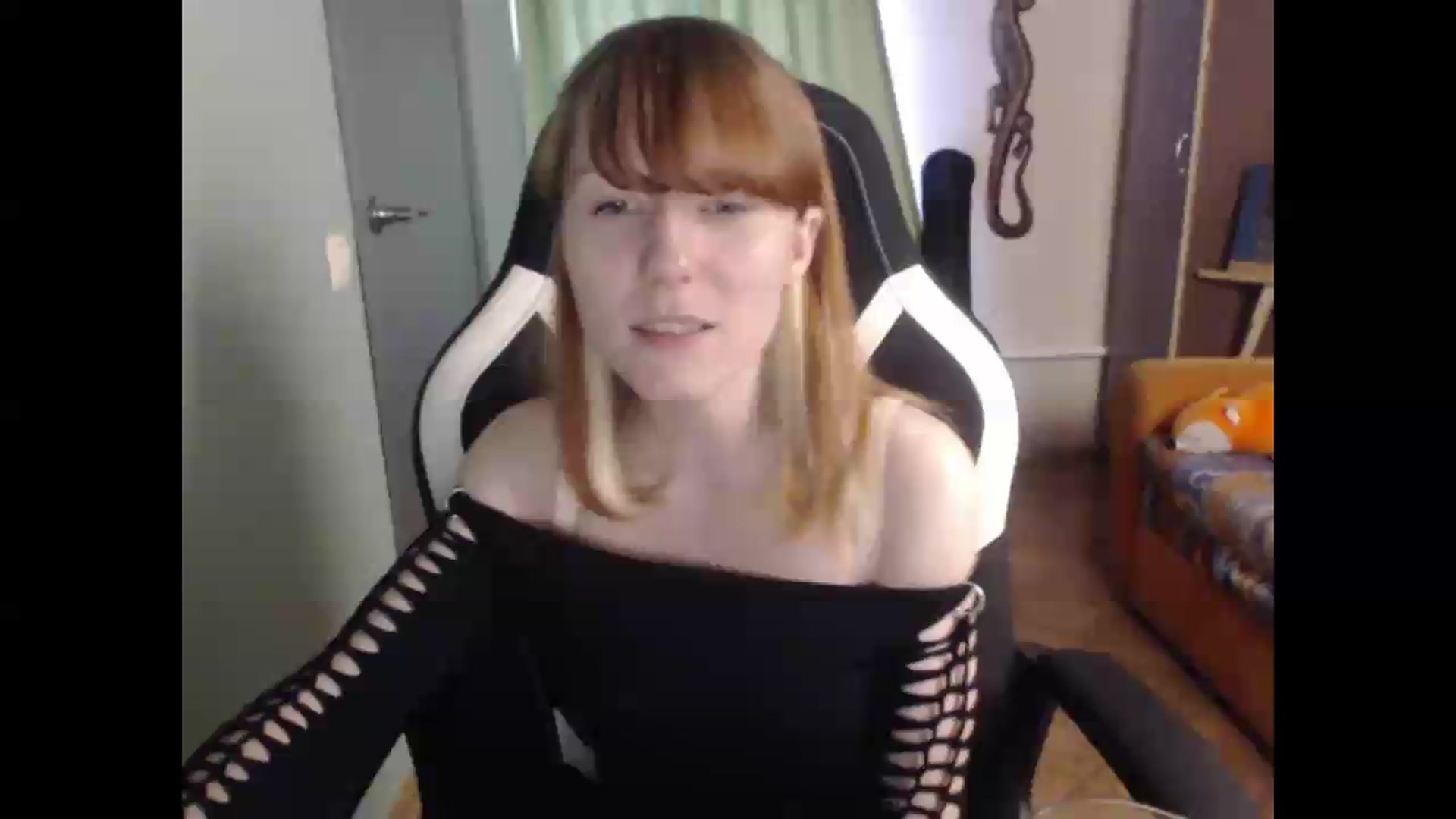 Gallery image thumbnail from NikiFoks18's myfreecams stream on, 06/05/2026, 09:04 image 16 of 20