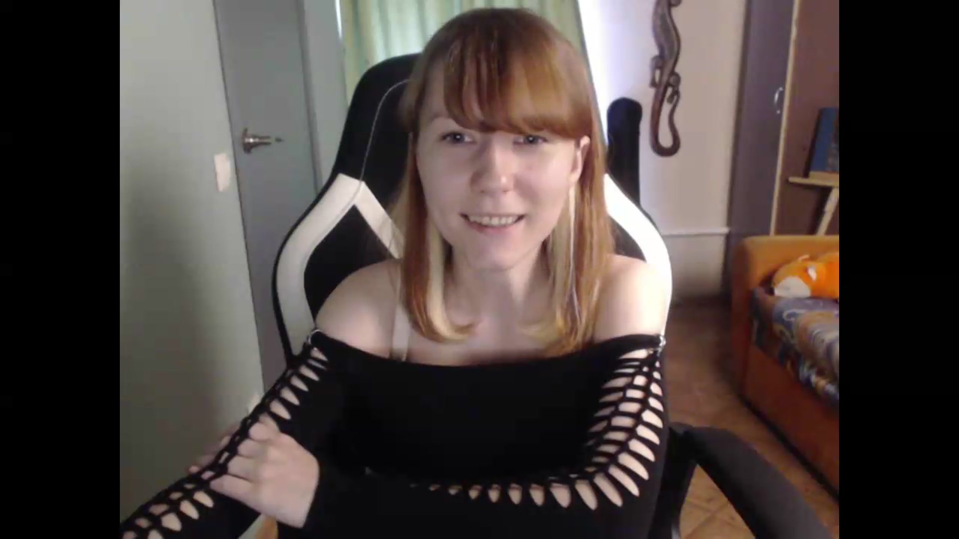 Gallery image thumbnail from NikiFoks18's myfreecams stream on, 06/05/2026, 09:04 image 6 of 20