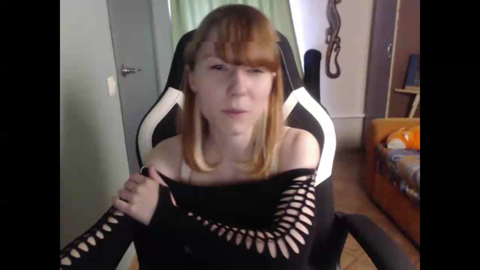 Gallery image thumbnail from NikiFoks18's myfreecams stream on, 06/05/2026, 09:04 image 4 of 20