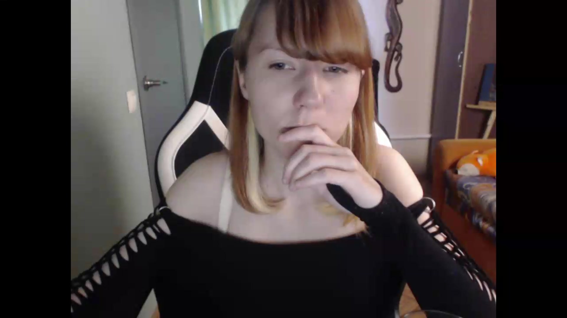 Gallery image thumbnail from NikiFoks18's myfreecams stream on, 06/05/2026, 09:04 image 11 of 20