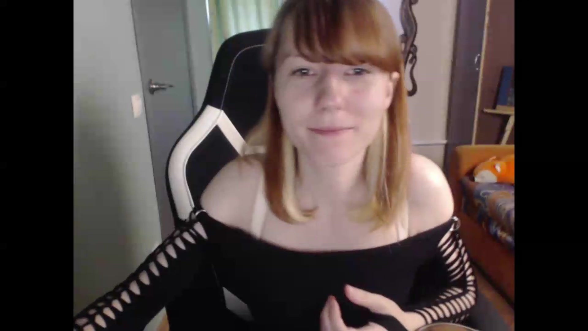 Gallery image thumbnail from NikiFoks18's myfreecams stream on, 06/05/2026, 09:04 image 10 of 20