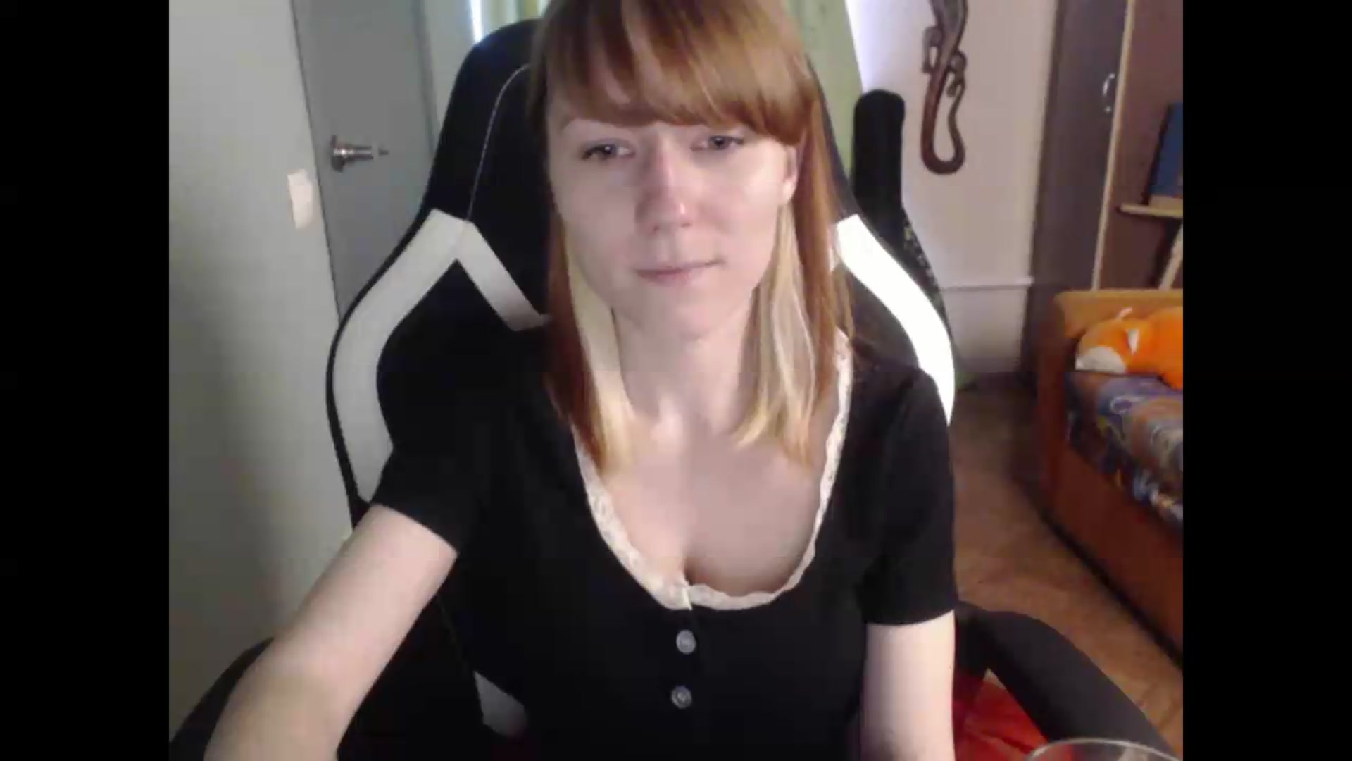 Gallery image thumbnail from NikiFoks18's myfreecams stream on, 06/07/2026, 08:53 image 6 of 20
