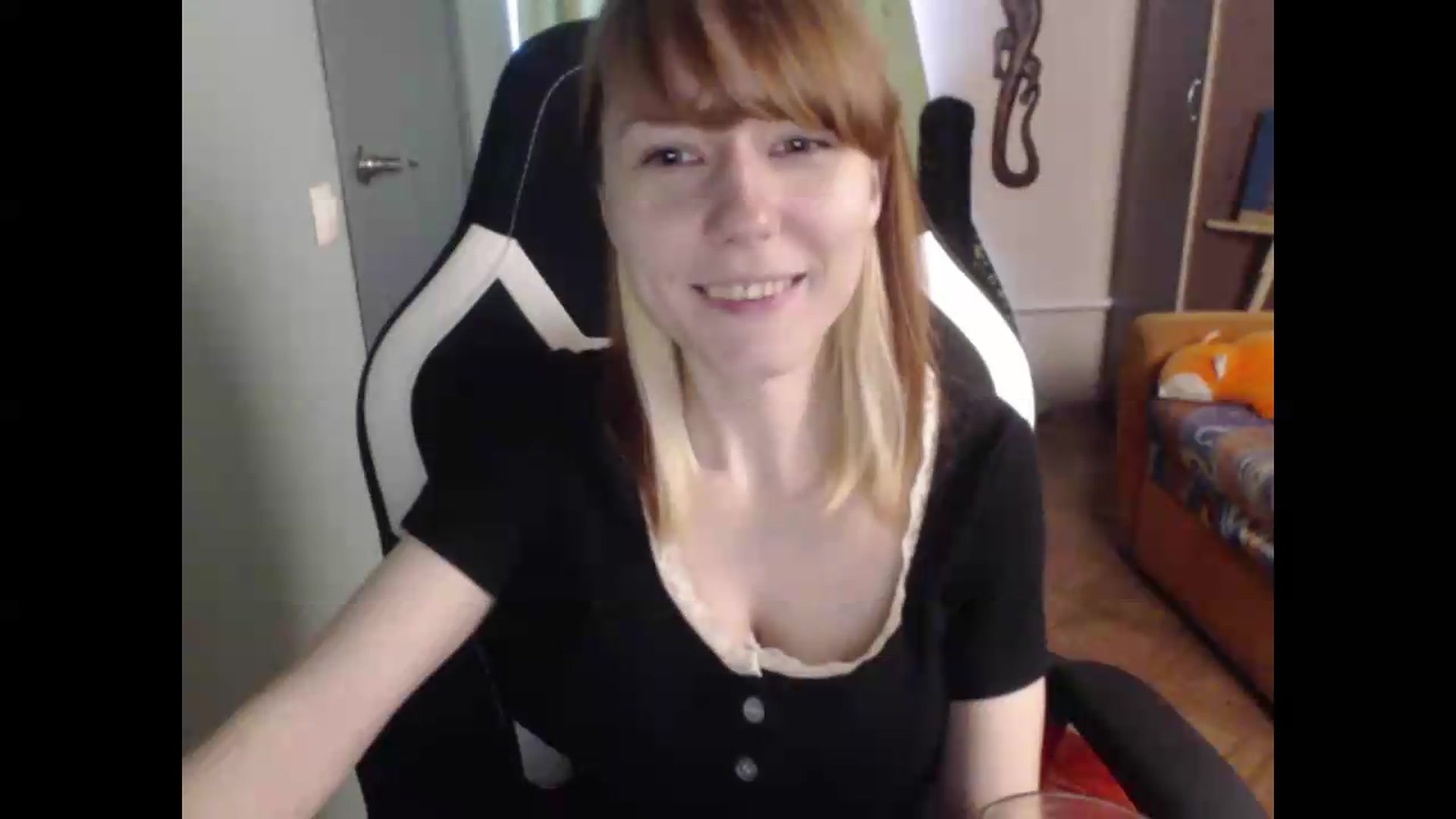 Gallery image thumbnail from NikiFoks18's myfreecams stream on, 06/07/2026, 08:53 image 11 of 20