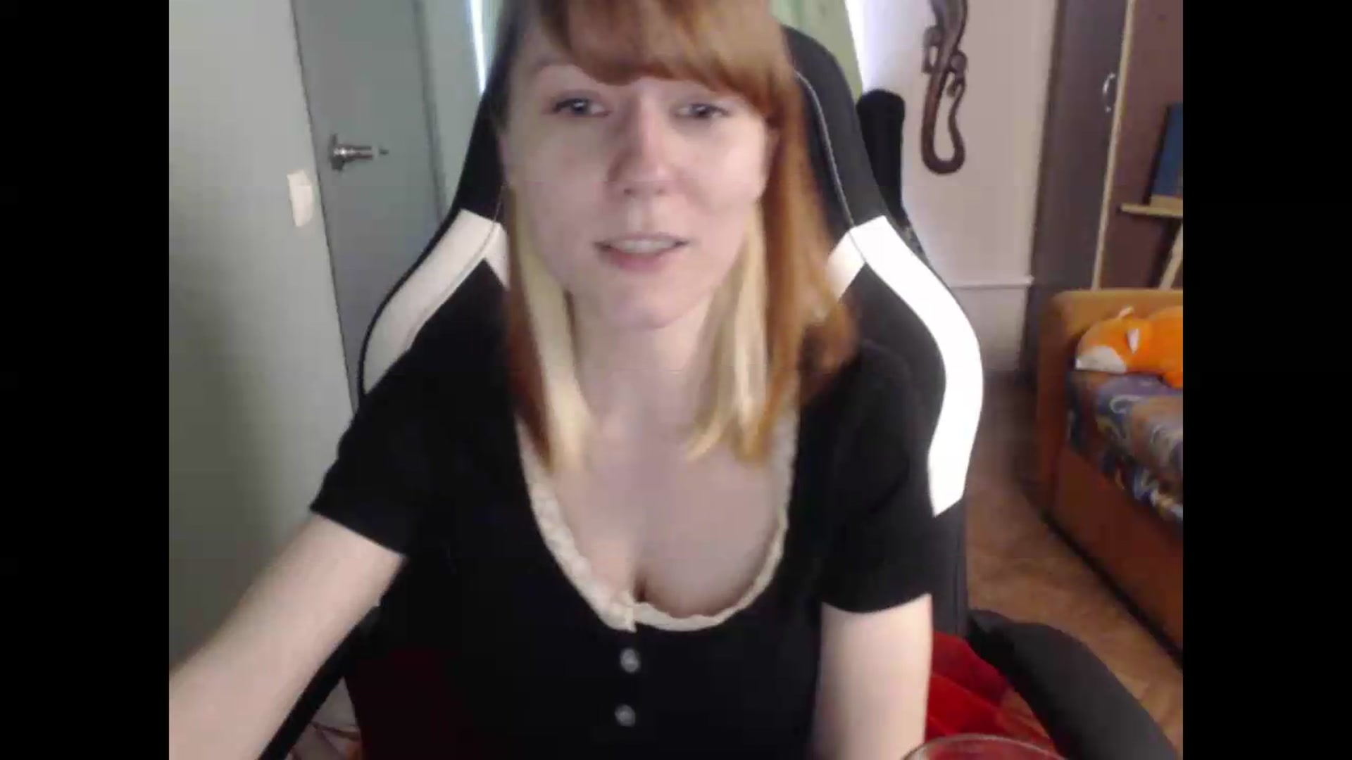 Gallery image thumbnail from NikiFoks18's myfreecams stream on, 06/07/2026, 08:53 image 16 of 20