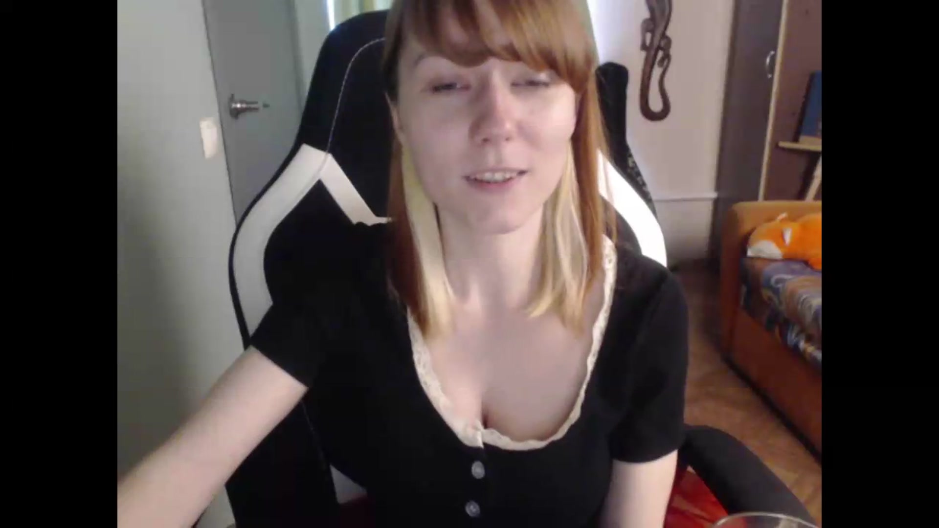 Gallery image thumbnail from NikiFoks18's myfreecams stream on, 06/07/2026, 08:53 image 8 of 20