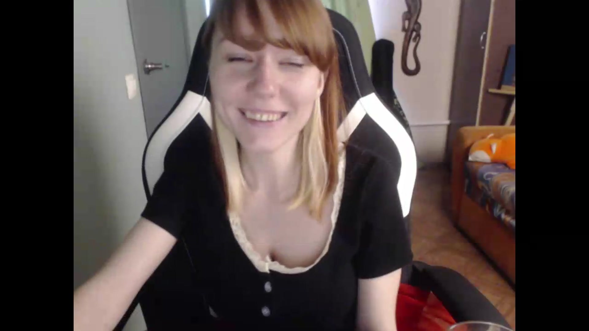 Gallery image thumbnail from NikiFoks18's myfreecams stream on, 06/07/2026, 08:53 image 9 of 20
