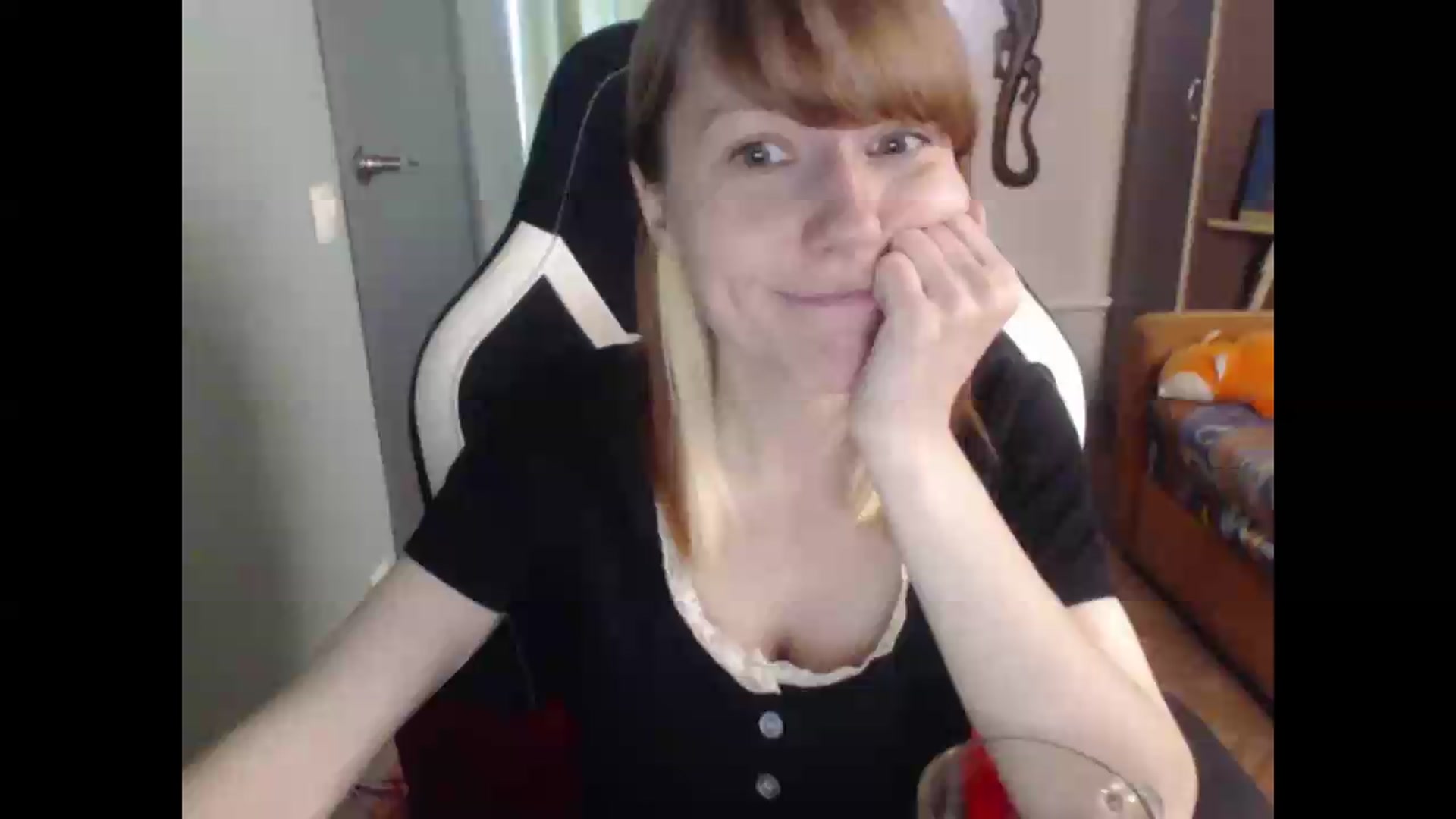 Gallery image thumbnail from NikiFoks18's myfreecams stream on, 06/07/2026, 08:53 image 19 of 20
