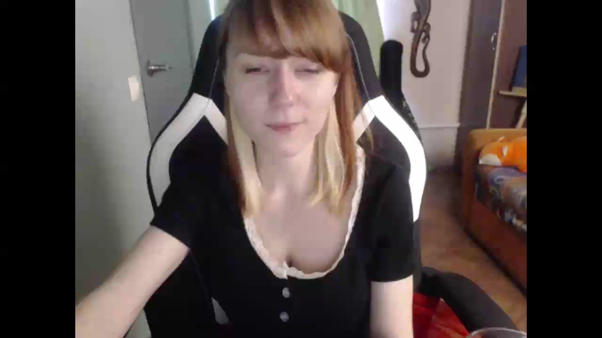 Gallery image thumbnail from NikiFoks18's myfreecams stream on, 06/07/2026, 08:53 image 10 of 20