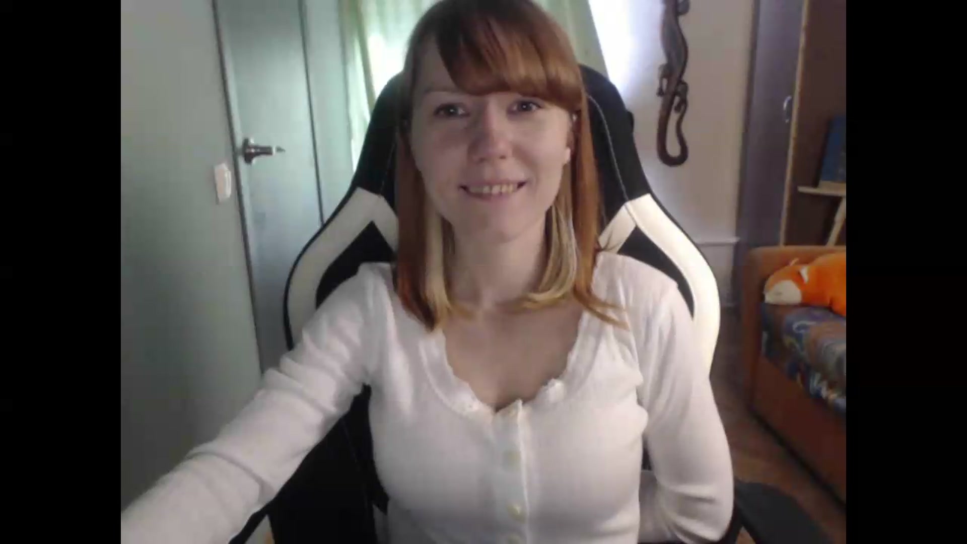 Gallery image thumbnail from NikiFoks18's myfreecams stream on, 06/08/2026, 06:18 image 5 of 20