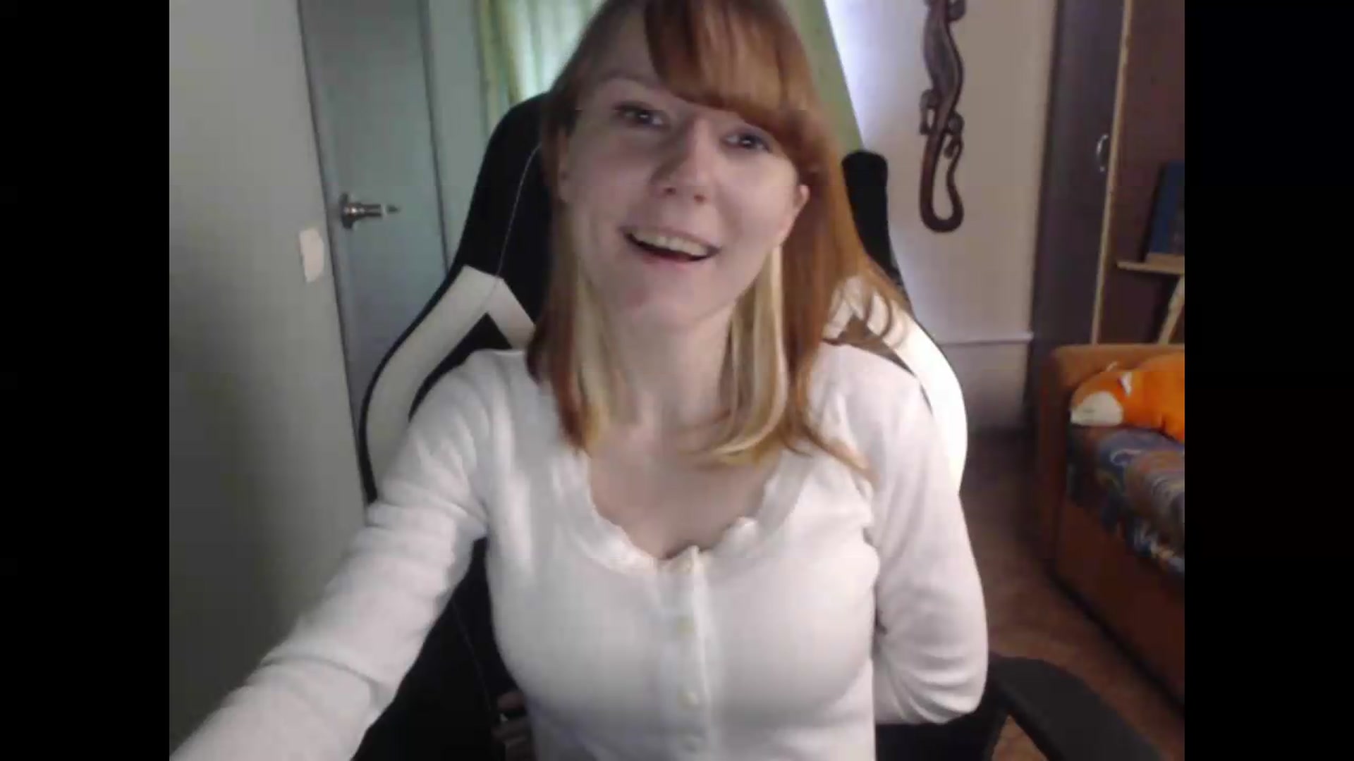 Gallery image thumbnail from NikiFoks18's myfreecams stream on, 06/08/2026, 06:18 image 14 of 20