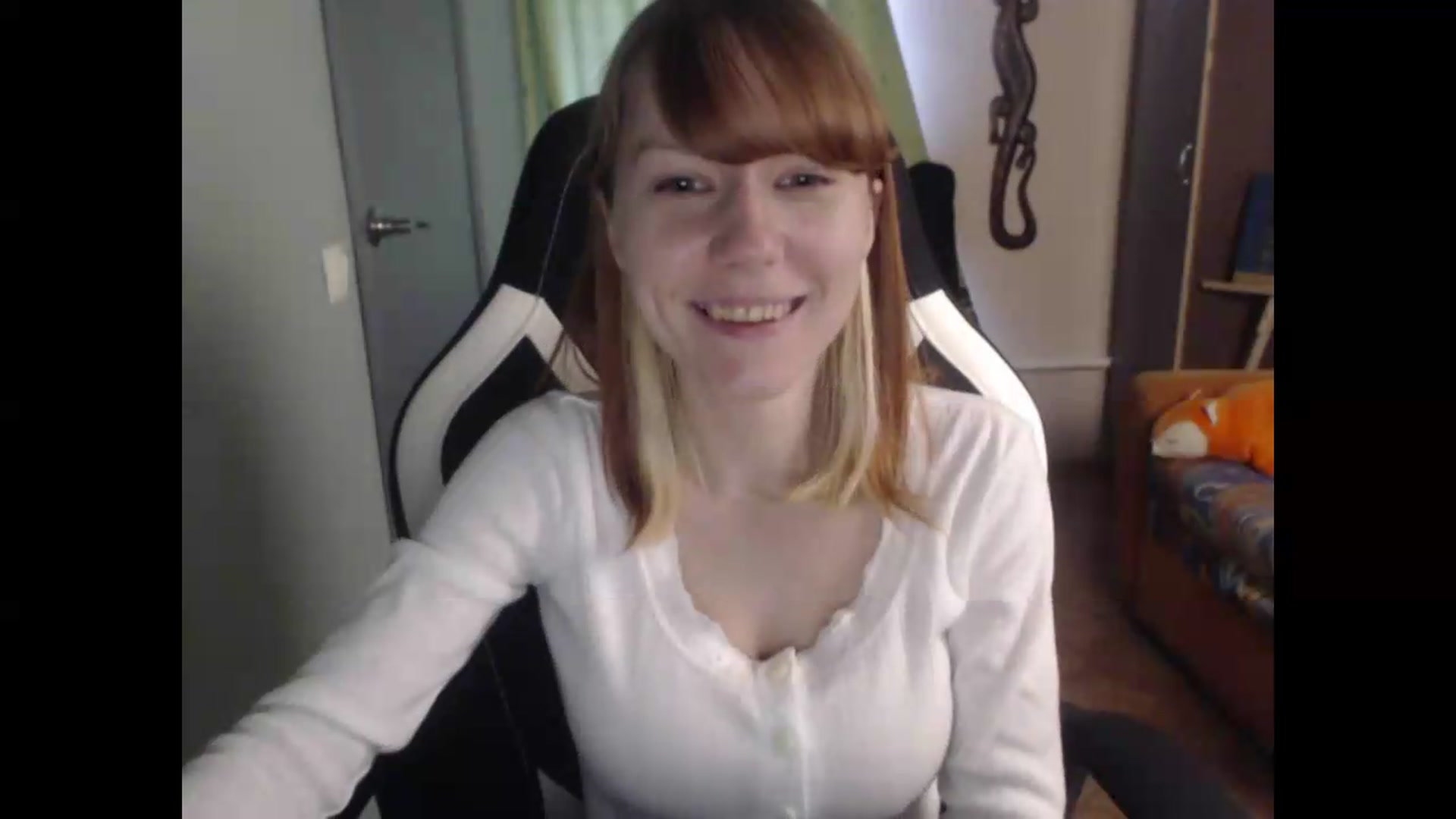 Gallery image thumbnail from NikiFoks18's myfreecams stream on, 06/08/2026, 08:30 image 11 of 20