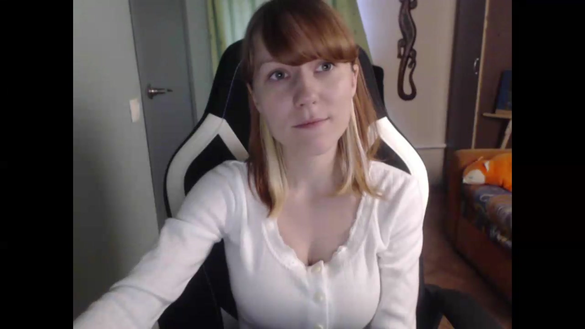 Gallery image thumbnail from NikiFoks18's myfreecams stream on, 06/08/2026, 08:30 image 4 of 20
