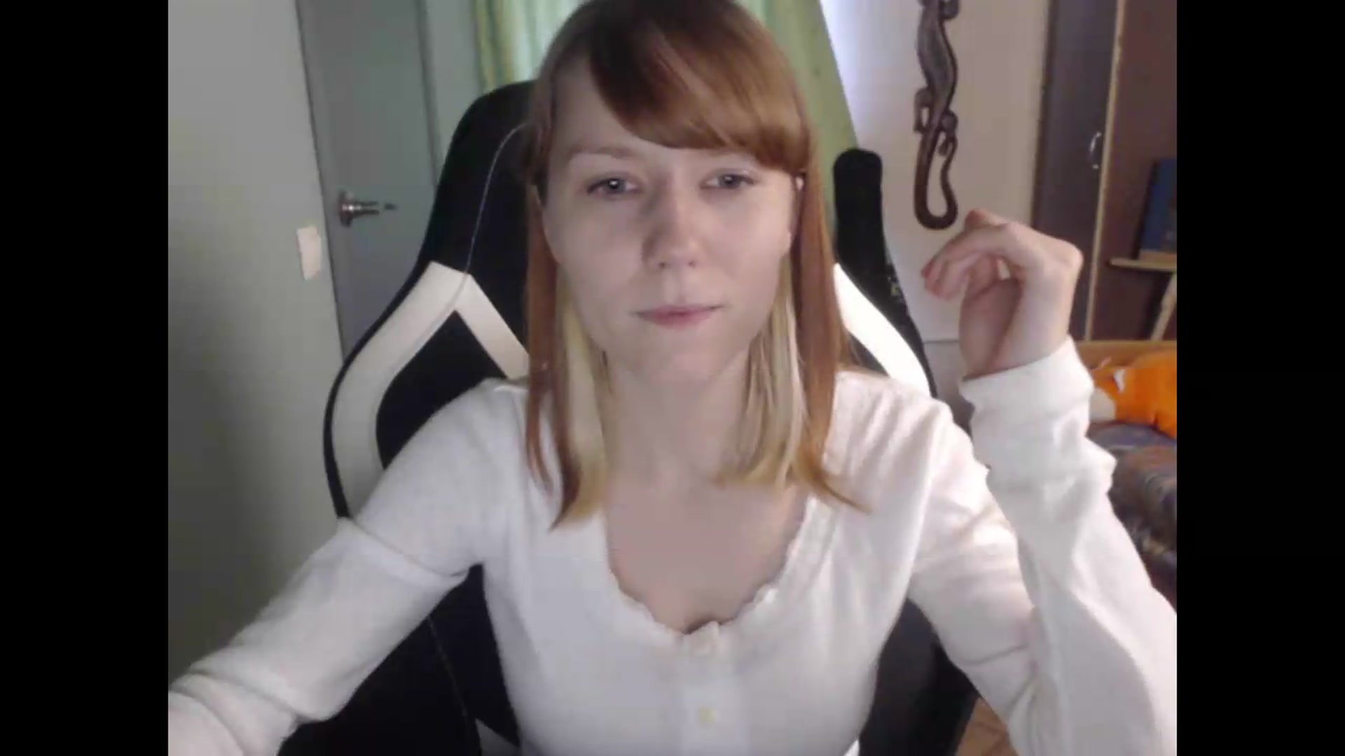Gallery image thumbnail from NikiFoks18's myfreecams stream on, 06/08/2026, 08:30 image 15 of 20