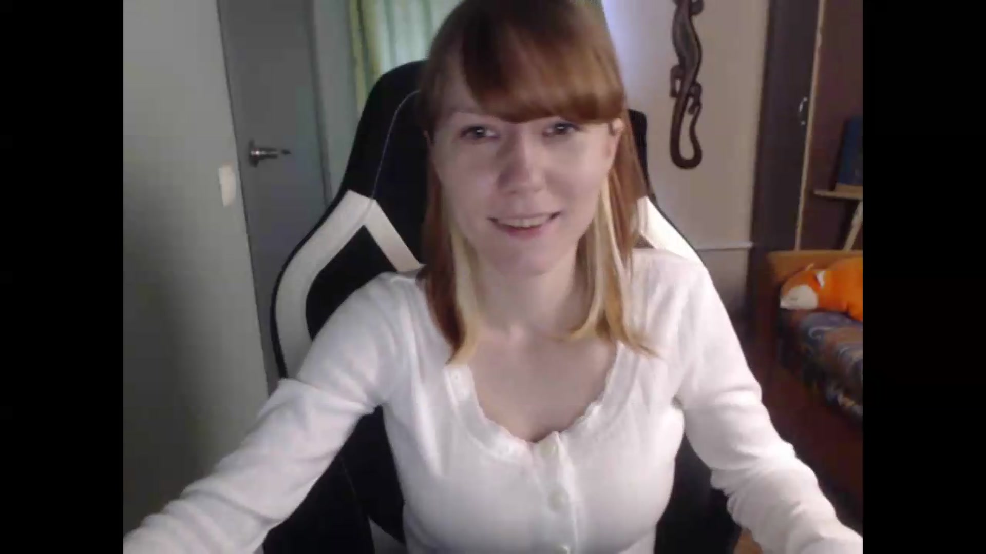Gallery image thumbnail from NikiFoks18's myfreecams stream on, 06/08/2026, 08:30 image 3 of 20