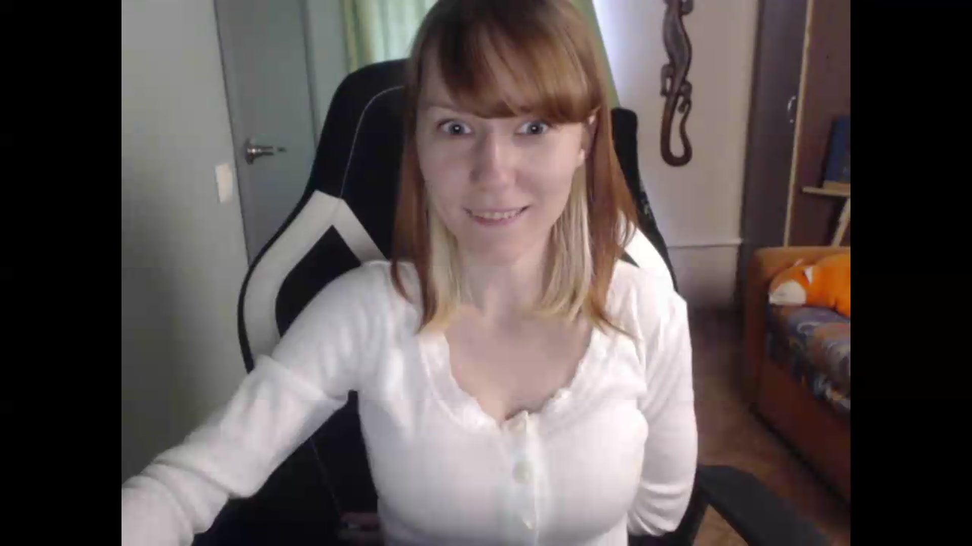 Gallery image thumbnail from NikiFoks18's myfreecams stream on, 06/08/2026, 08:30 image 17 of 20