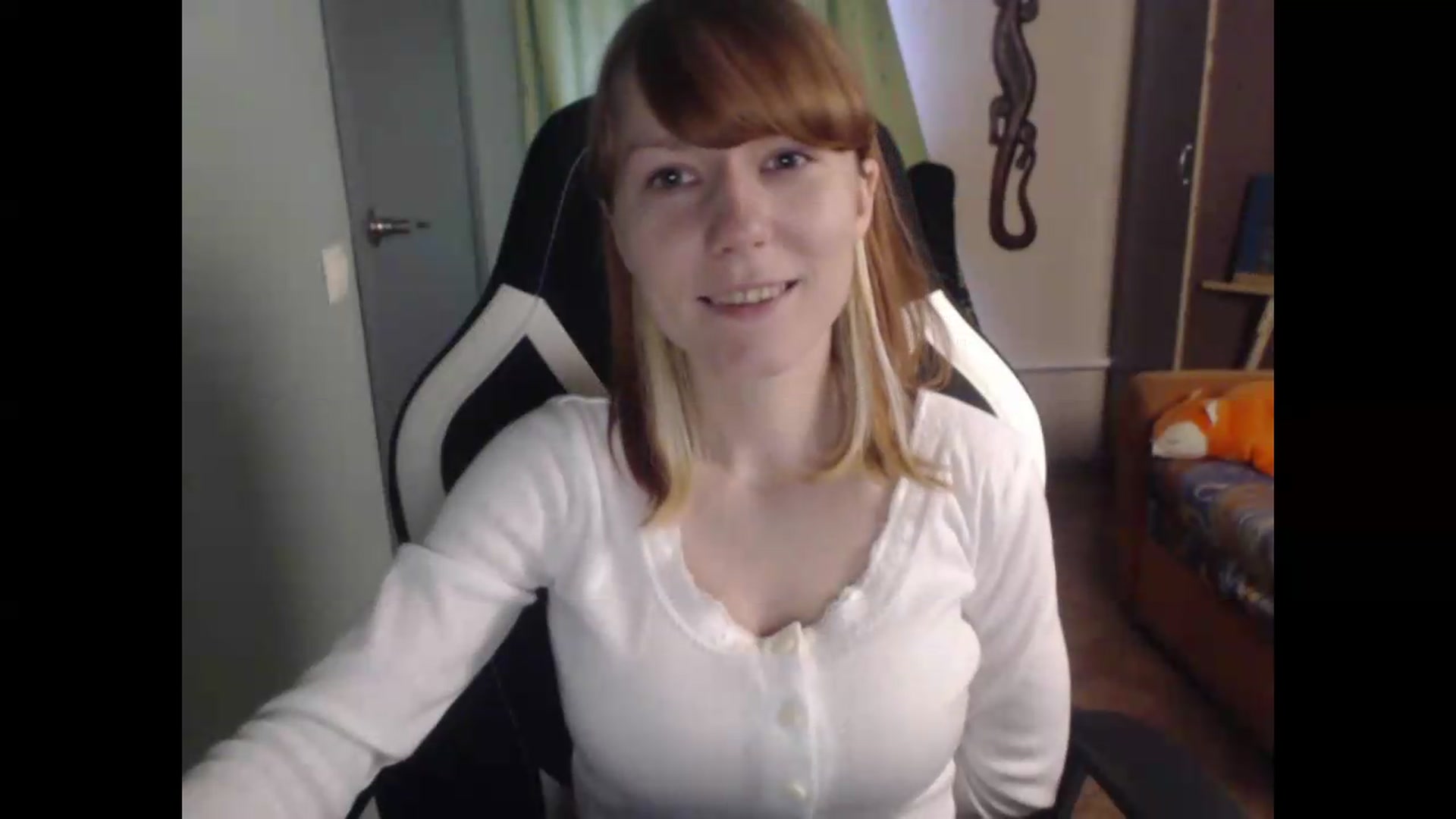 Gallery image thumbnail from NikiFoks18's myfreecams stream on, 06/08/2026, 08:30 image 5 of 20
