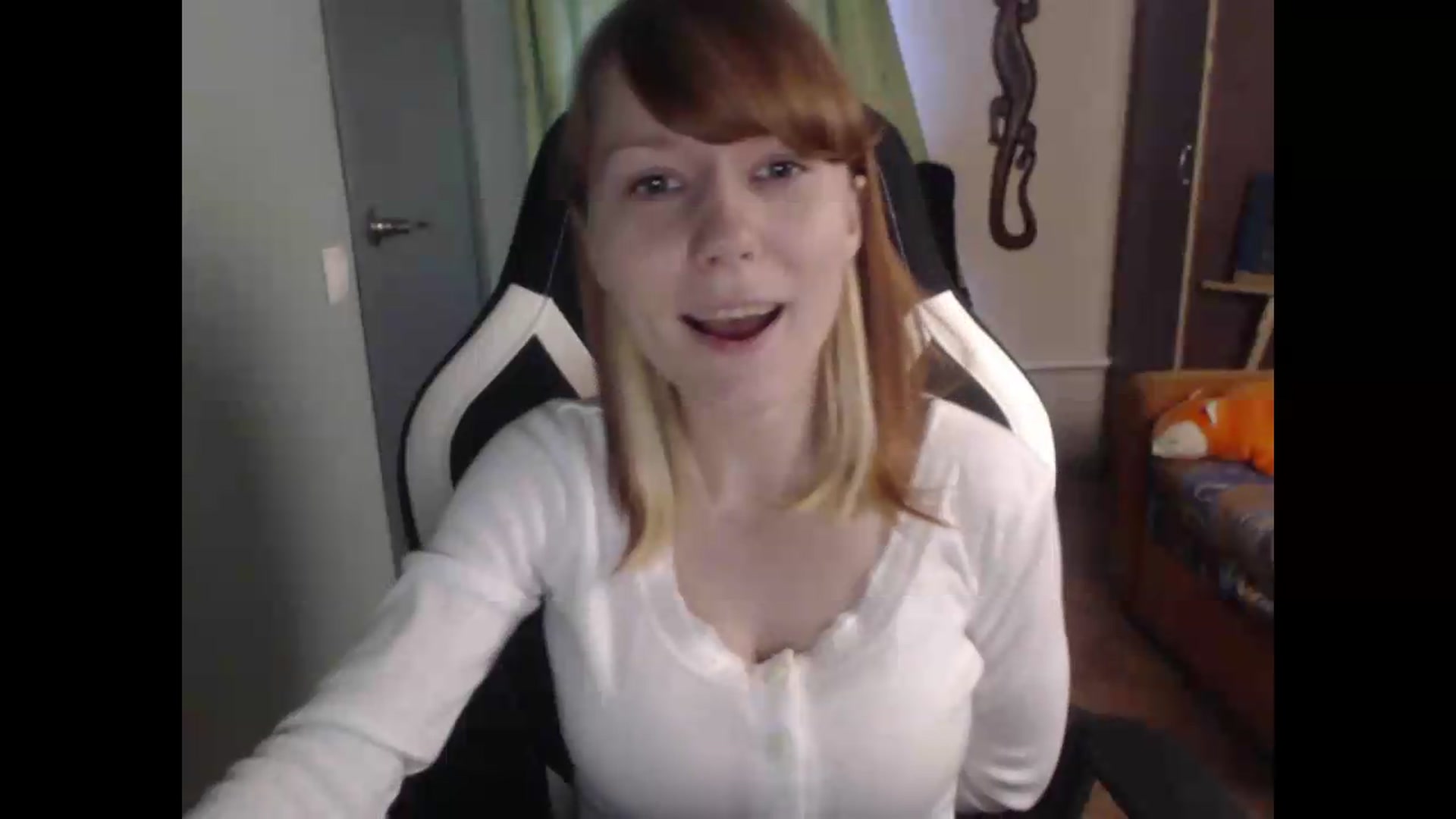 Gallery image thumbnail from NikiFoks18's myfreecams stream on, 06/08/2026, 08:30 image 13 of 20