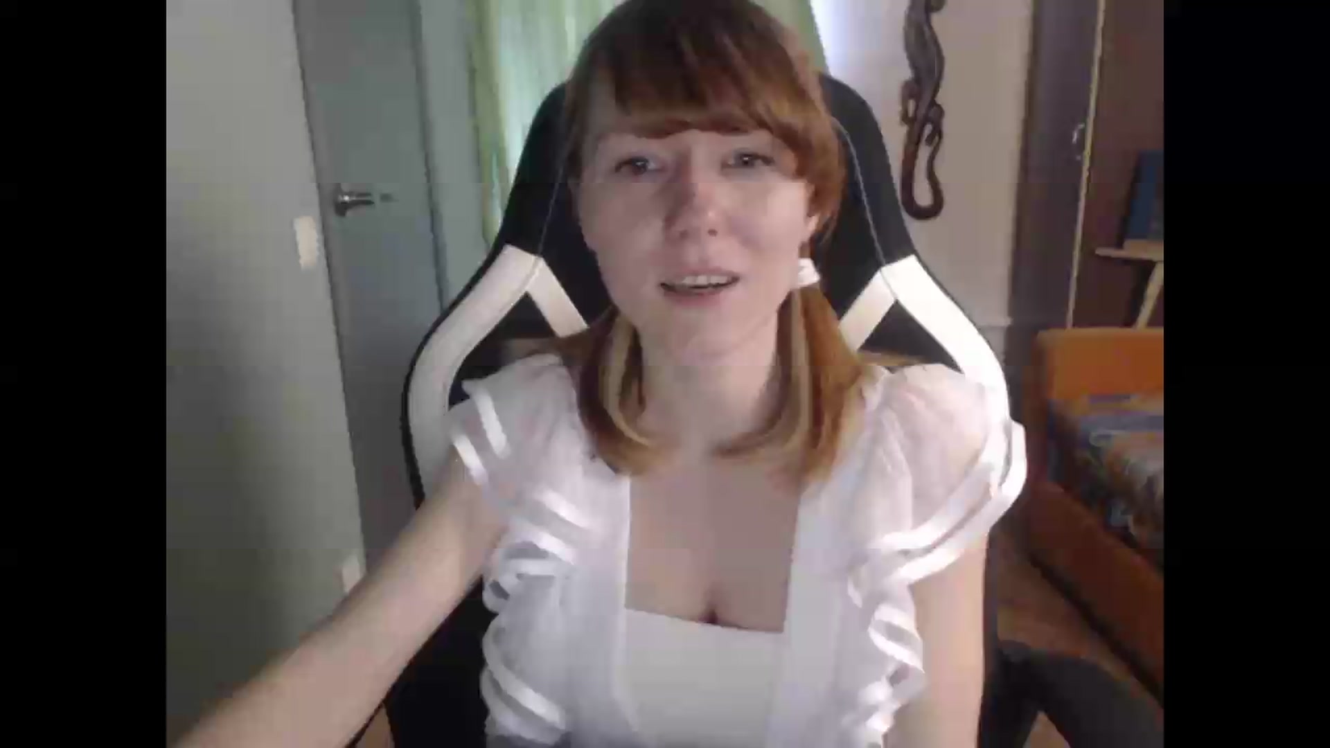 Gallery image thumbnail from NikiFoks18's myfreecams stream on, 06/19/2026, 07:16 image 11 of 20