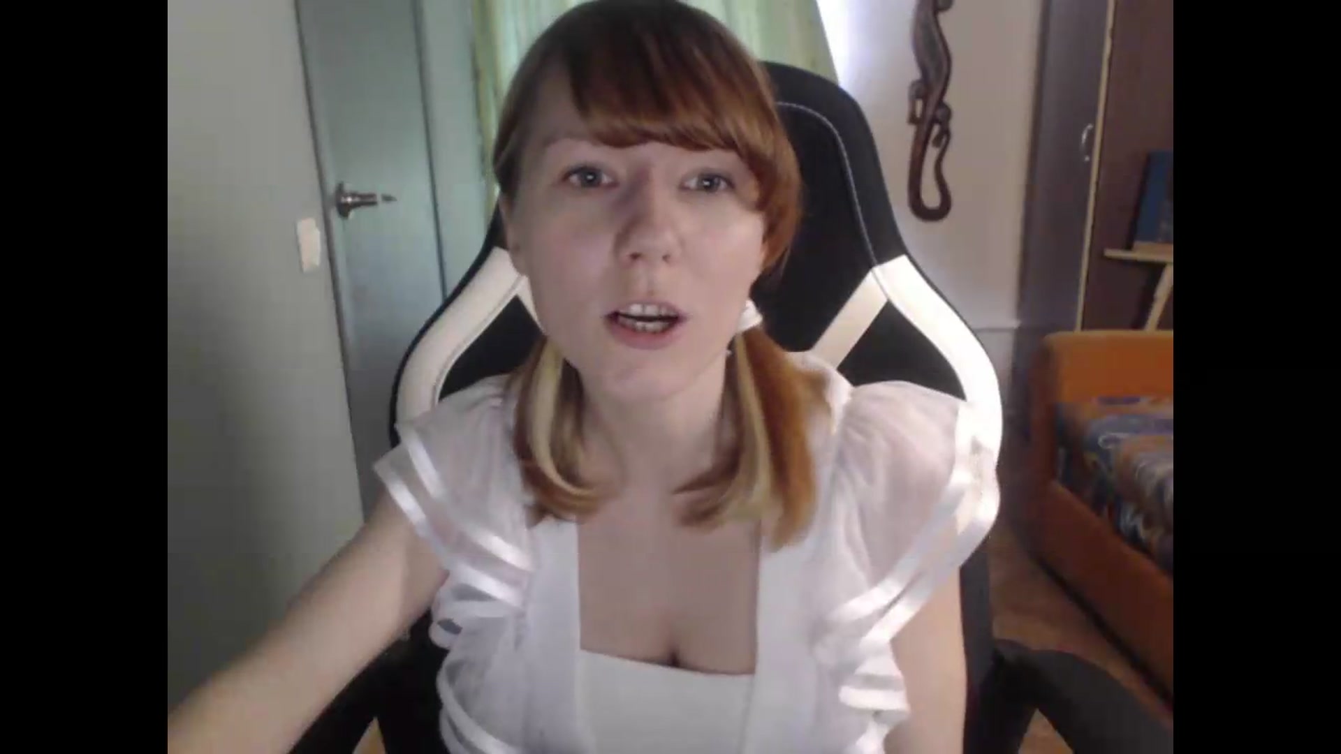 Gallery image thumbnail from NikiFoks18's myfreecams stream on, 06/19/2026, 07:16 image 3 of 20