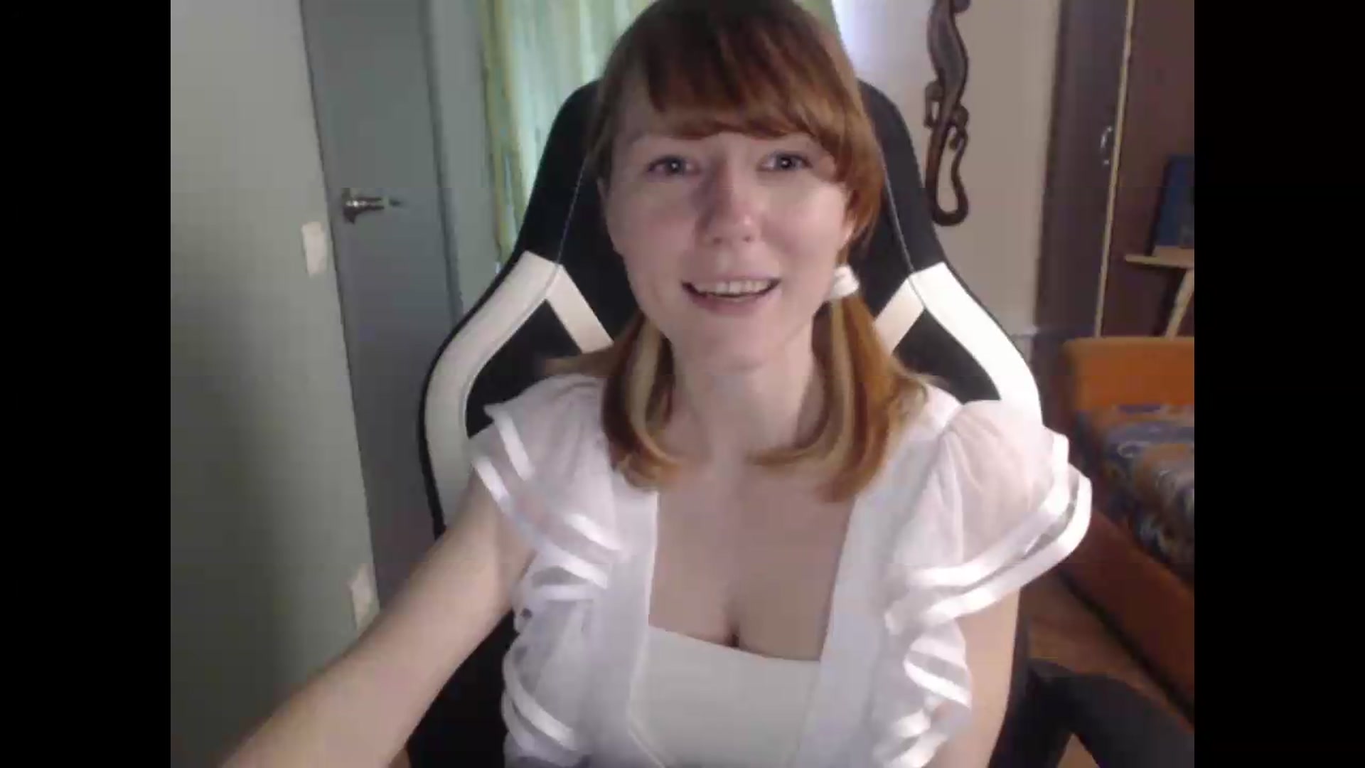 Gallery image thumbnail from NikiFoks18's myfreecams stream on, 06/19/2026, 07:16 image 14 of 20